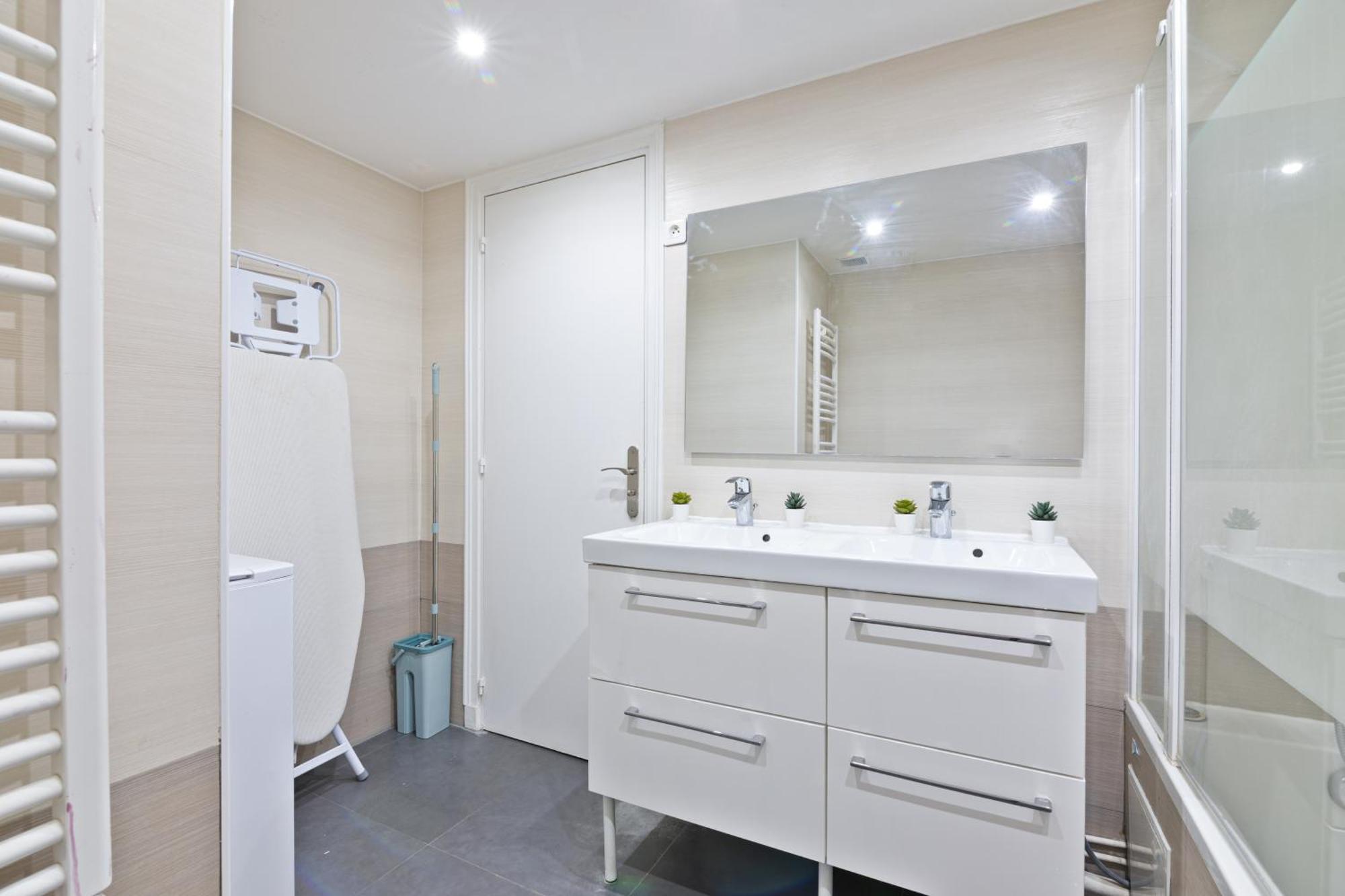 Apartment Heart Of - 3br - 8p - Tour Eiffel 7 Free Netflix *