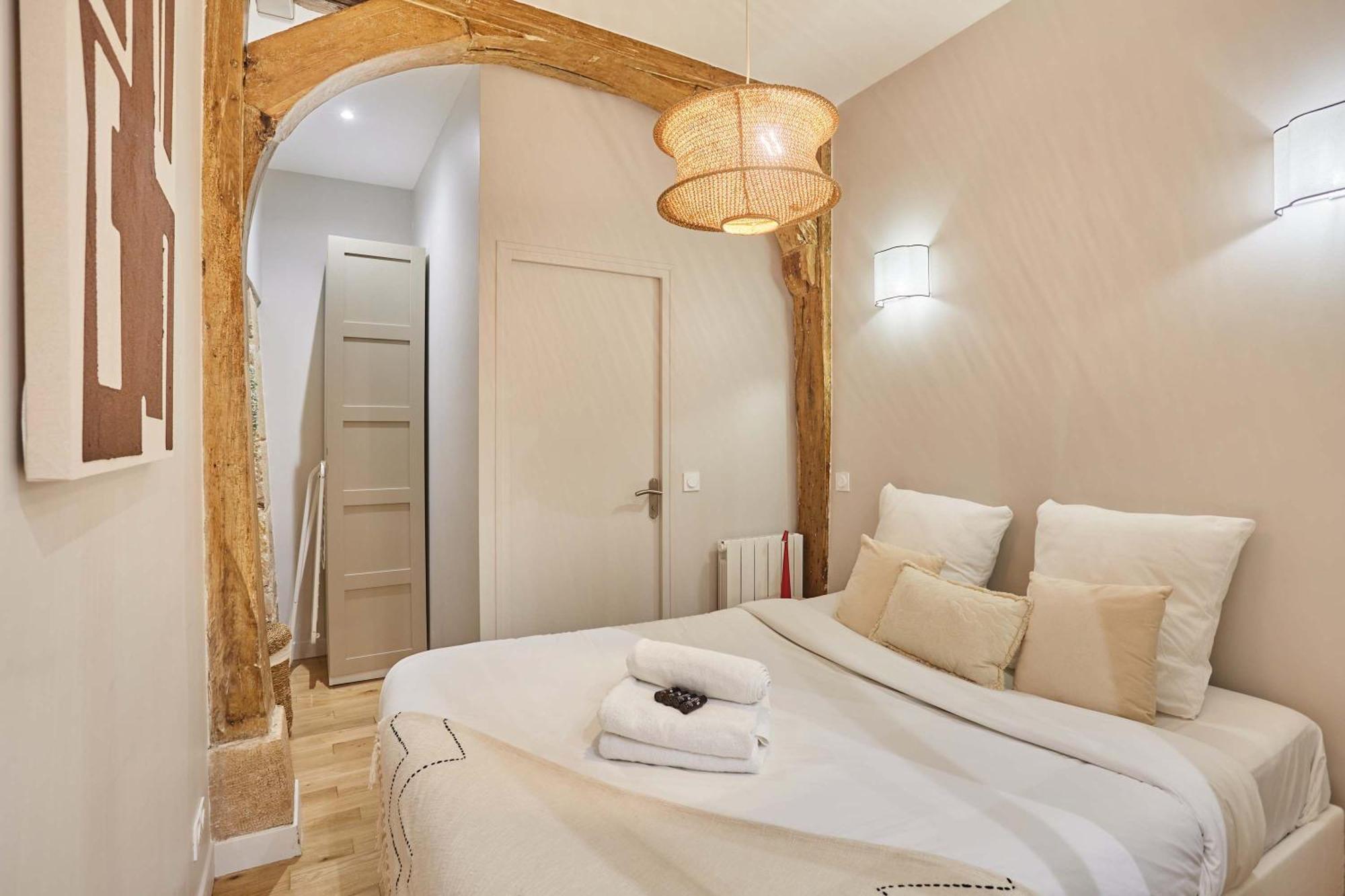 Superb 1 Bedroom Center Of By Prestige Apartment