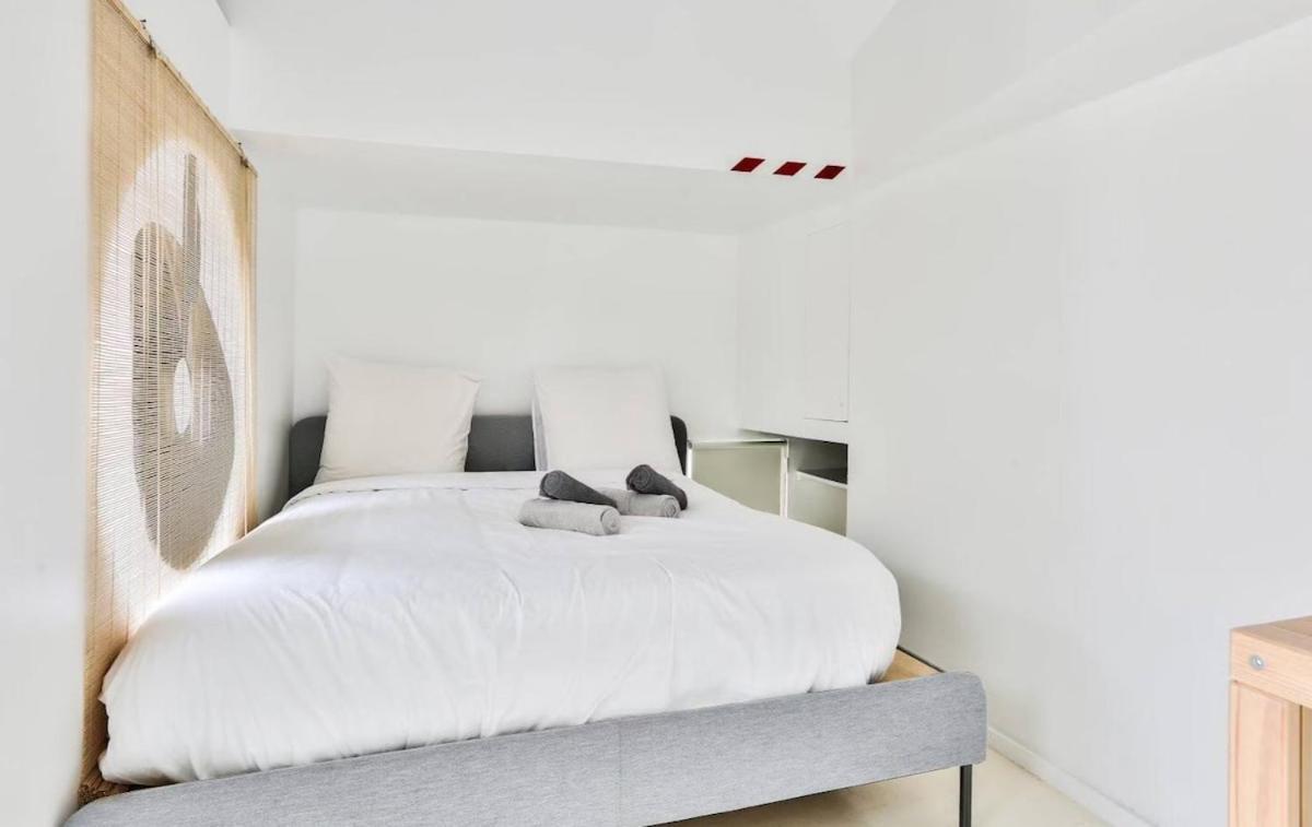 Apartment On Rue Pierre Fontaine Paris
