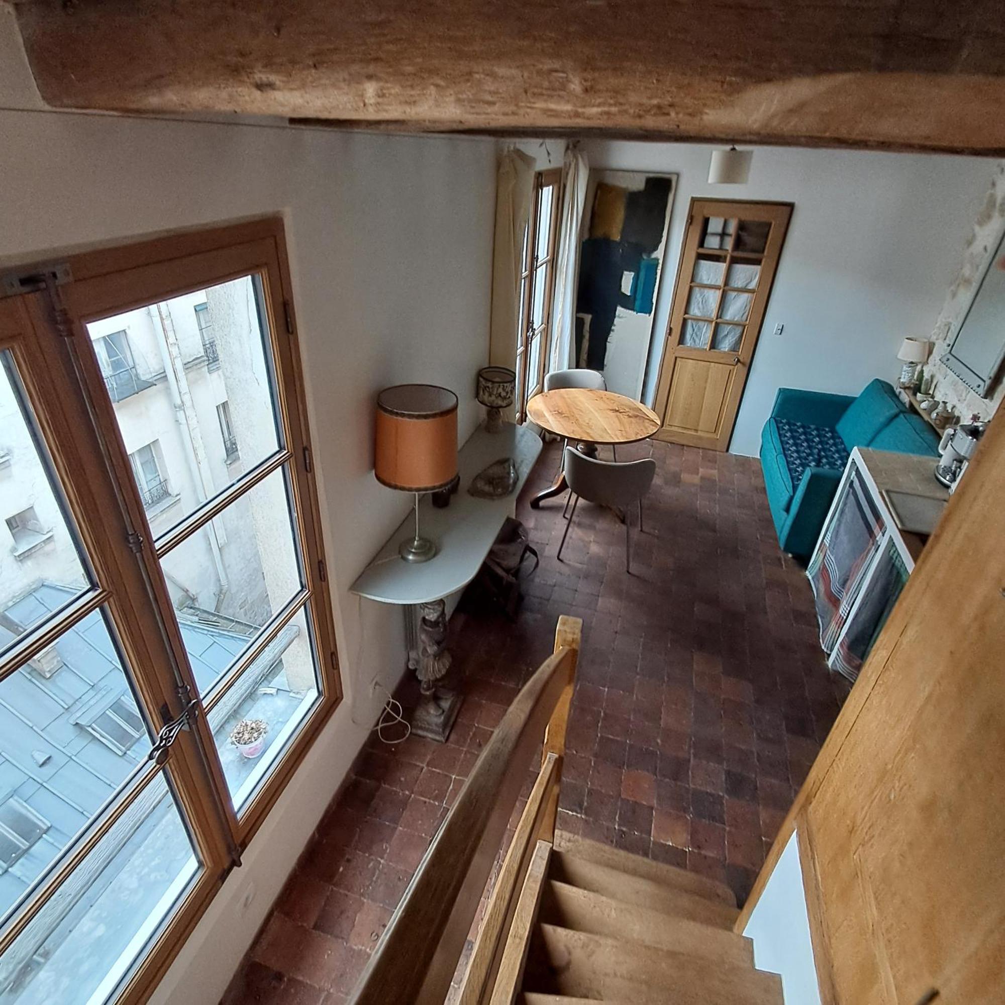 Unit 019 Ile Saint Louis Duplex Cosy Flat 3 Pax