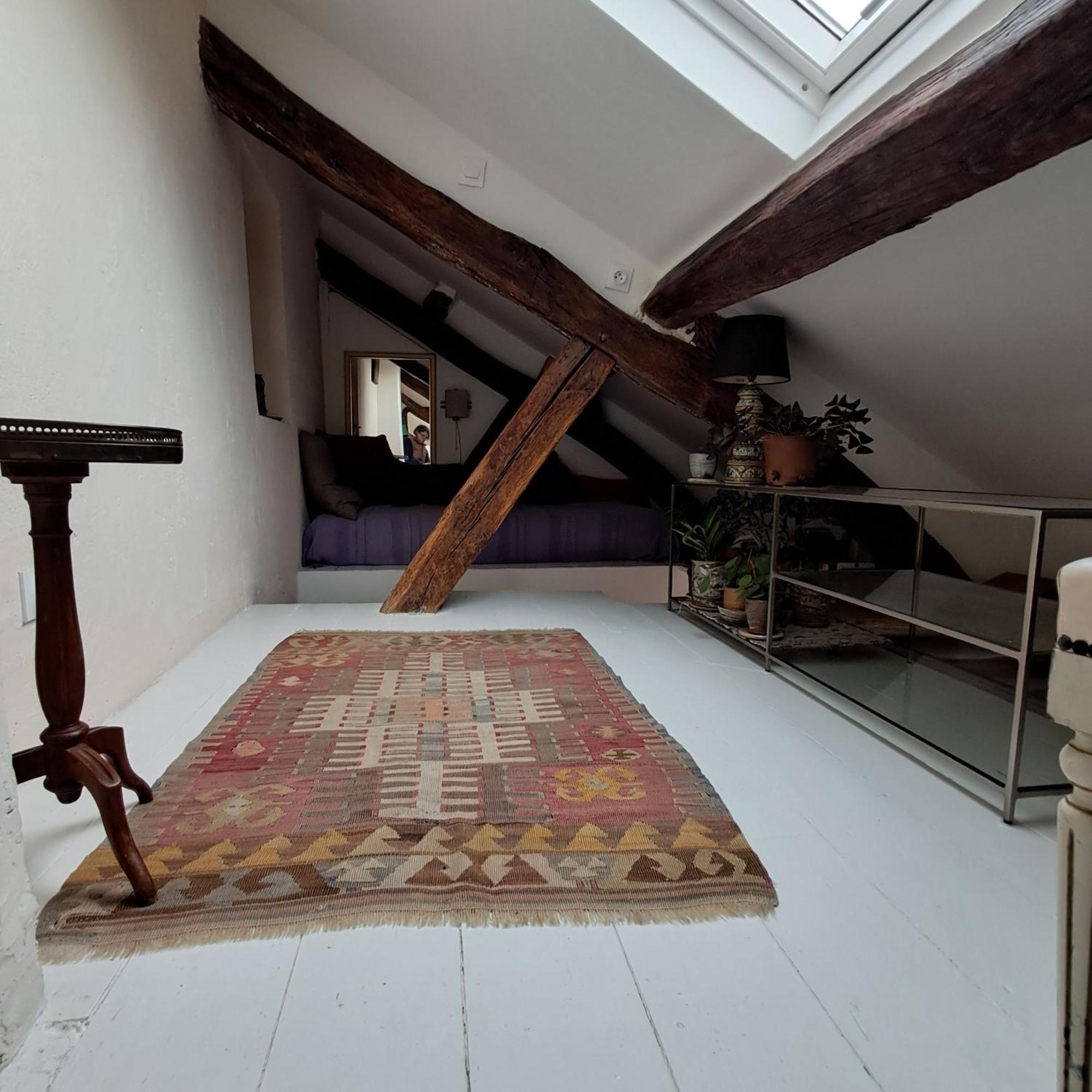 Apartment Unit 019 Ile Saint Louis Duplex Cosy Flat 3 Pax Paris