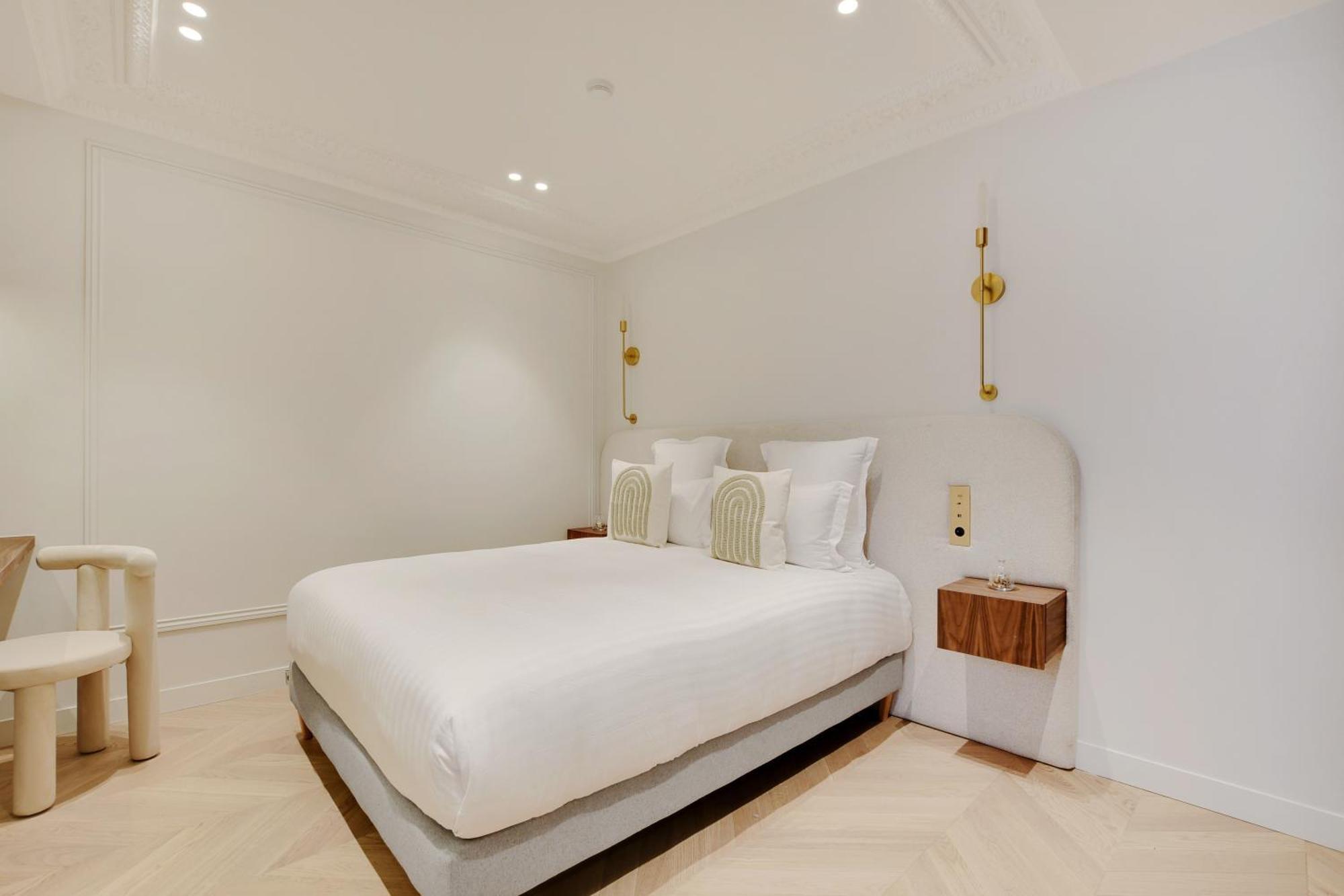 Maison Galante's With Services In La Madeleine - Opera Appartement *
