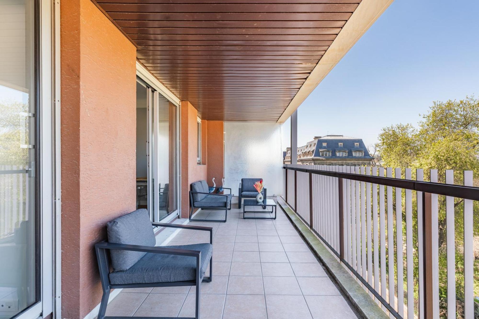 Appartement Superbe Avec Terrasse Vue Sur Jardin Paris