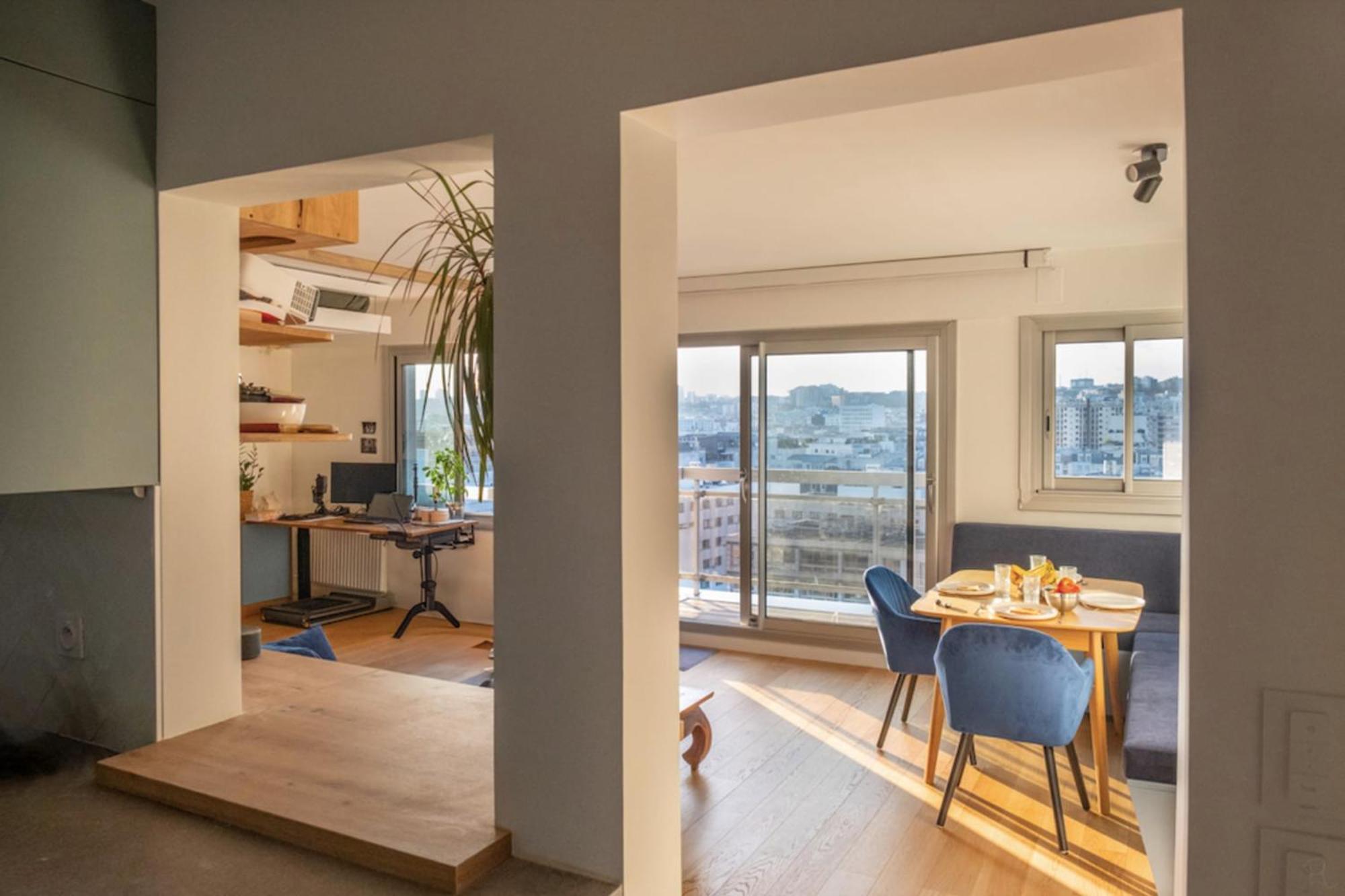 Loft With Balcony Near La * Paris
