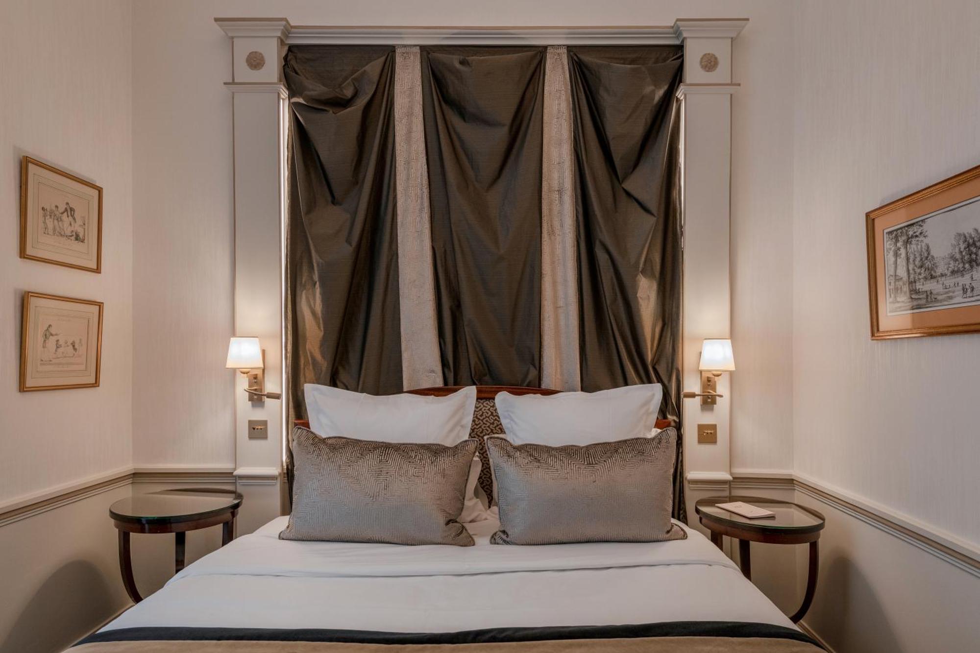 Napoleon Hotel Paris