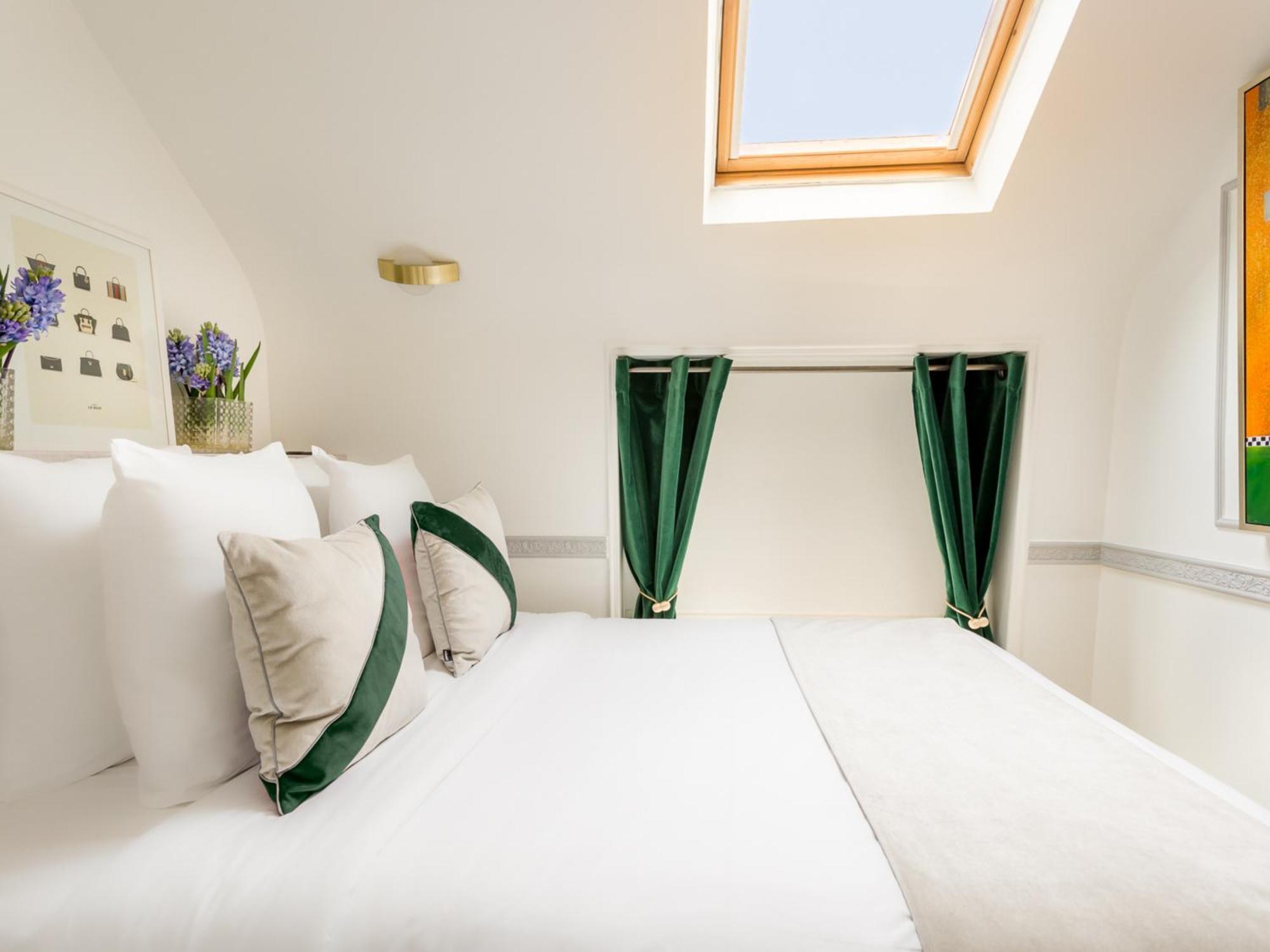 Merveil - Luxury Serviced - Royale Ii Apartment