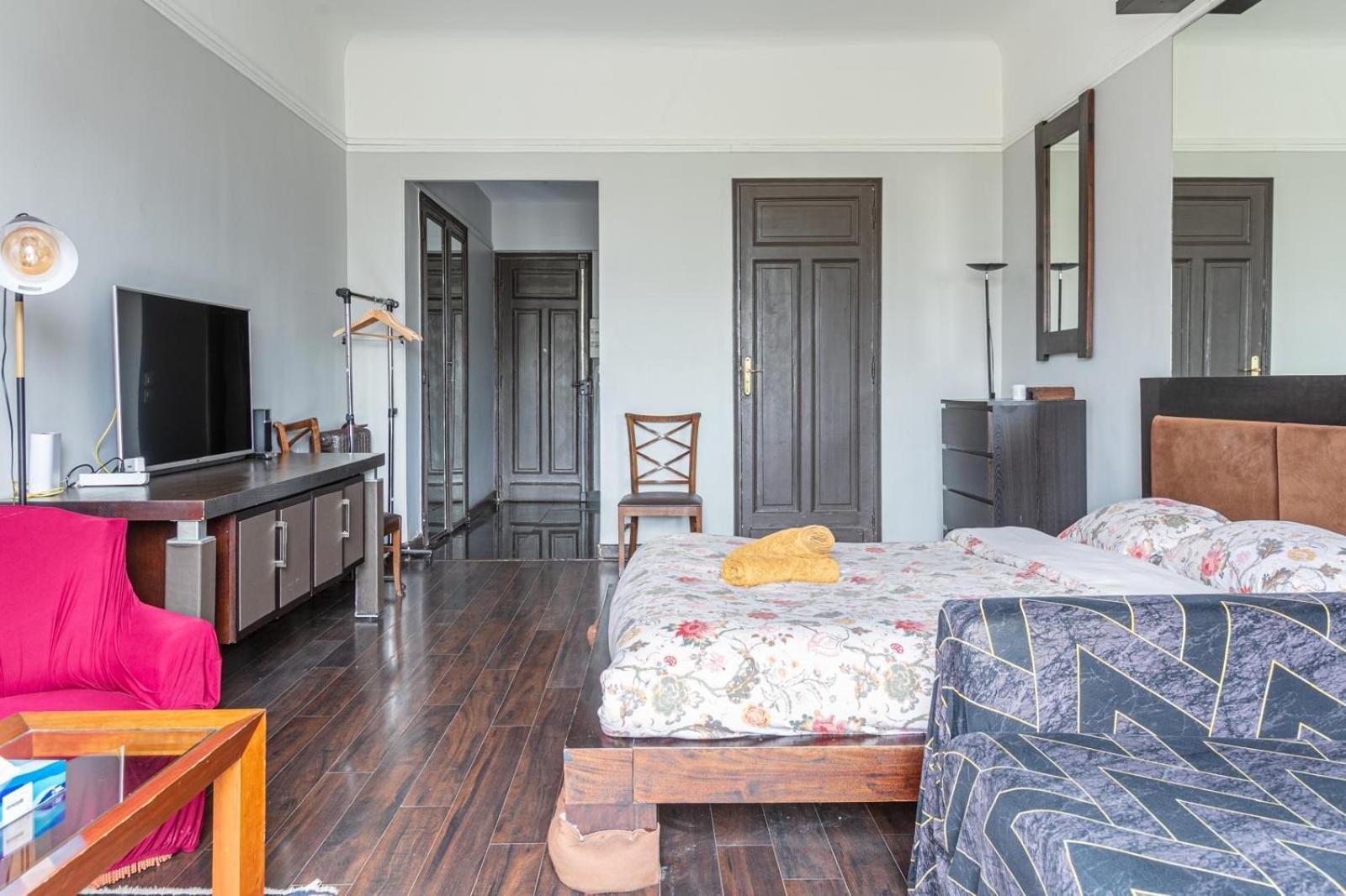 élysées Vip Appartement *