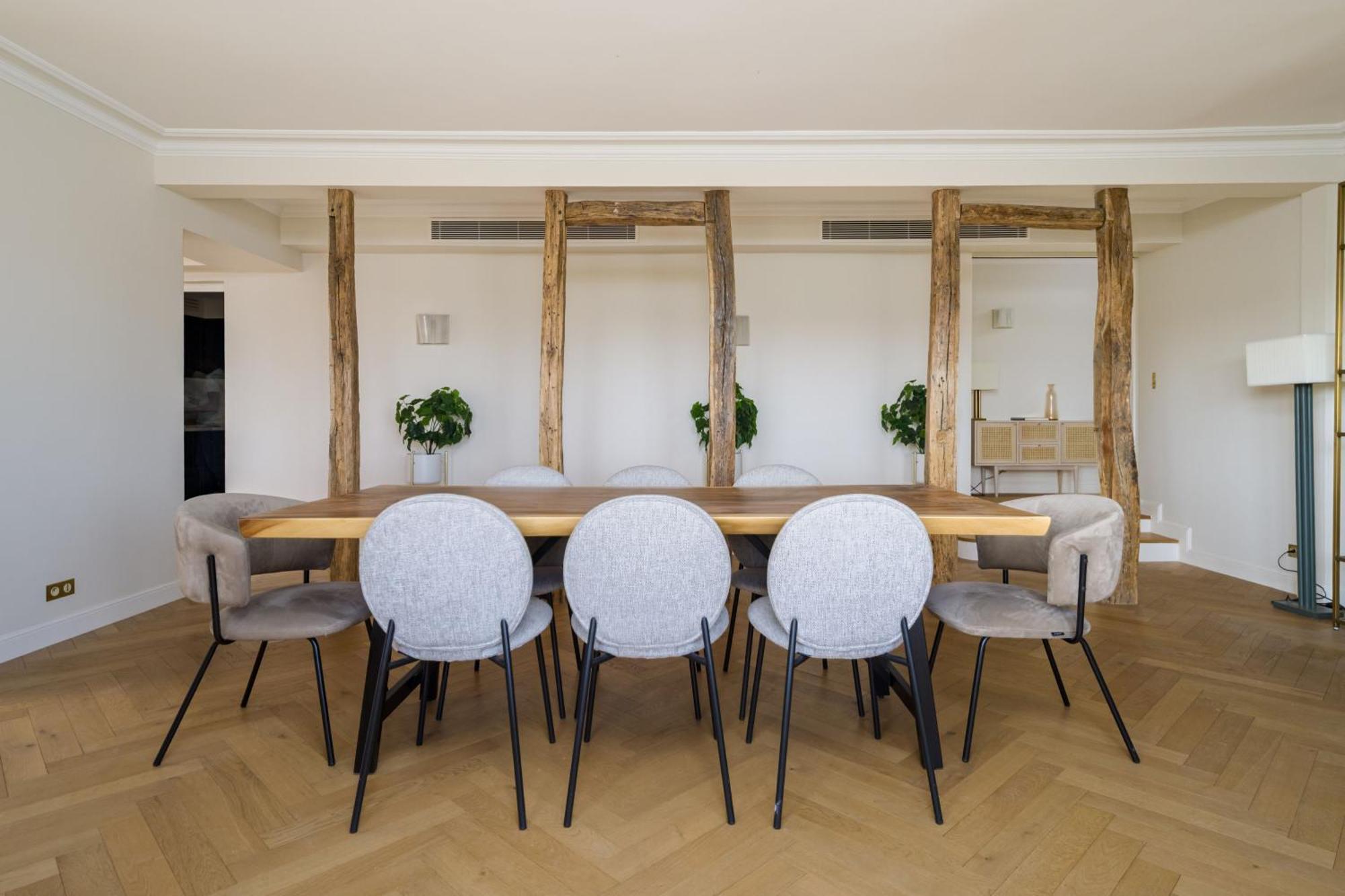 Luxury - Avenue Montaigne Apartment