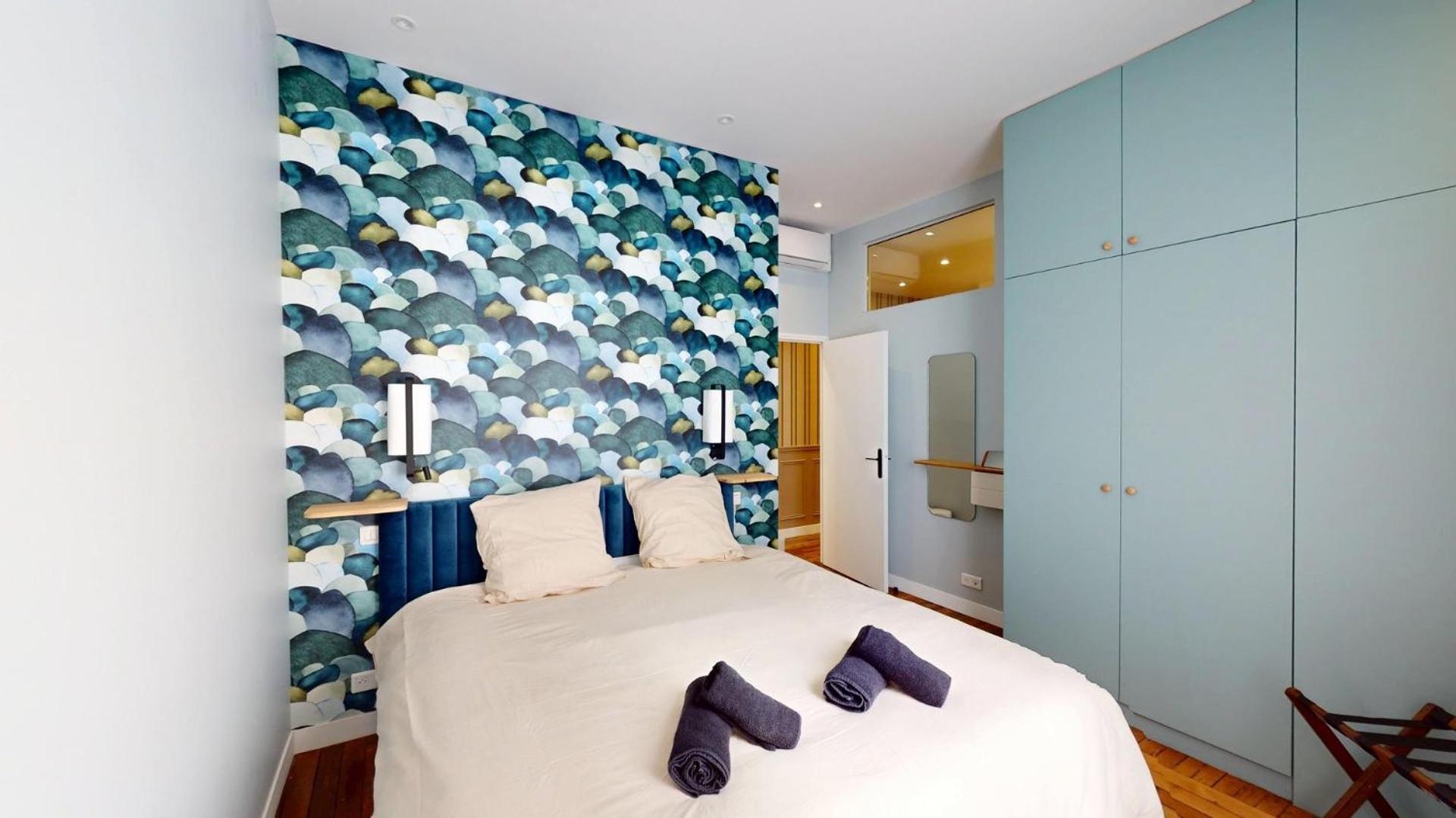 Apartment Parisian In The Latin Quarter's Heart