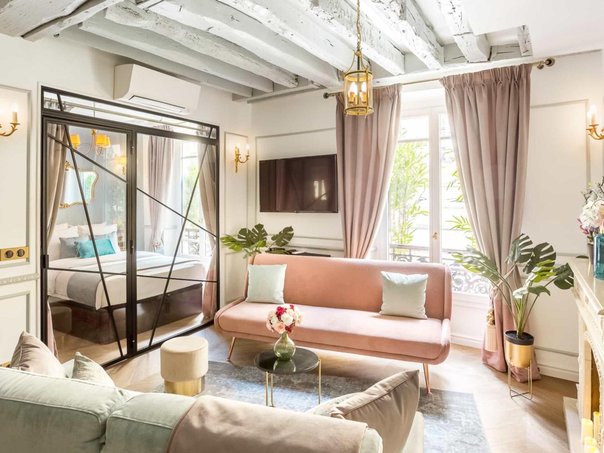 Luxury 4 Bedroom 3 Bathroom Aristocratic - Louvre * Paris