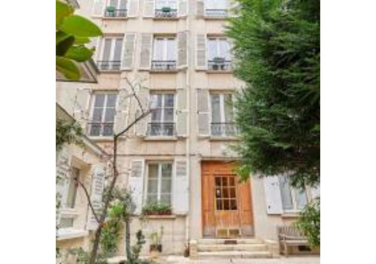 Apartment In The Center Of By Prestige *
