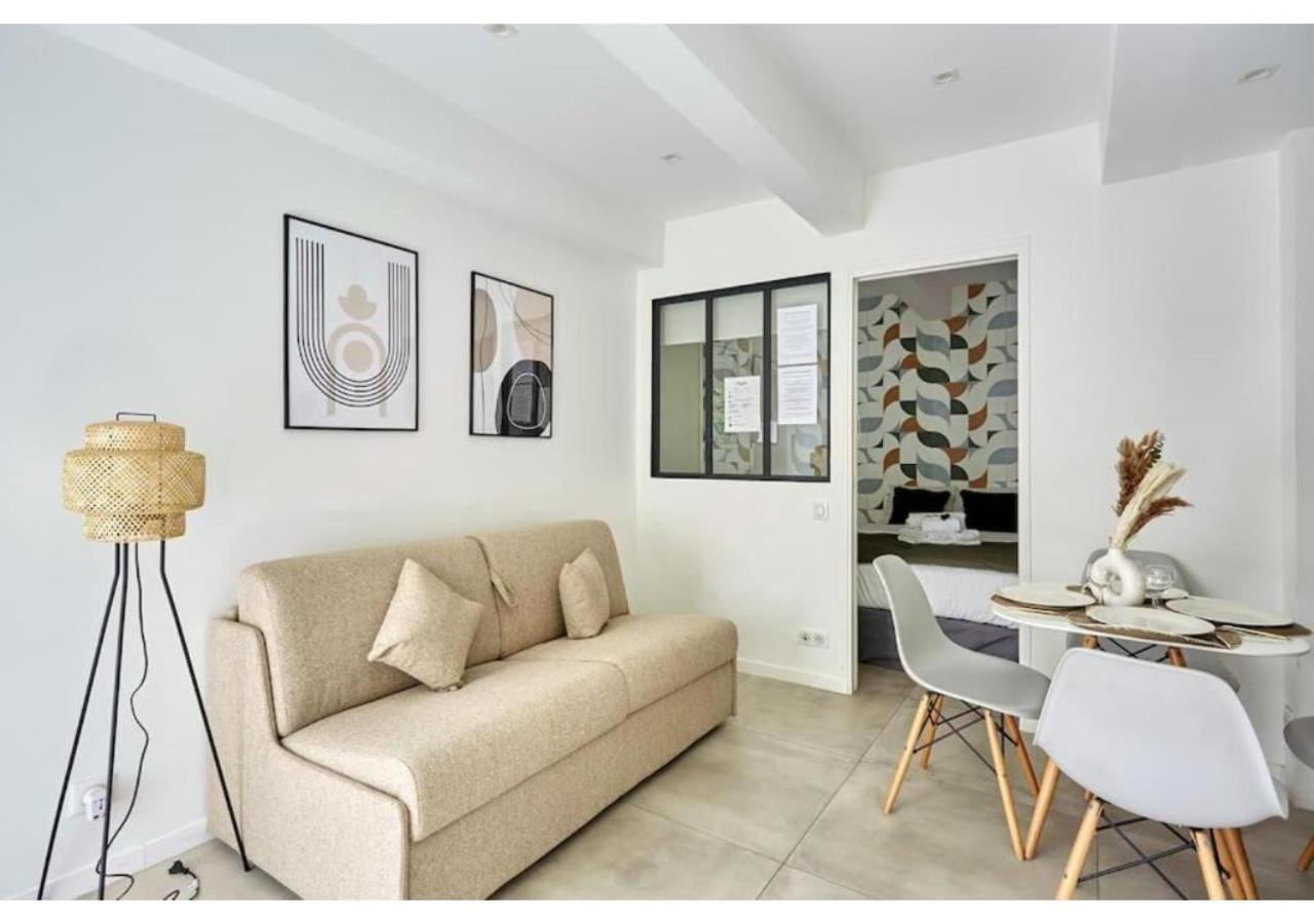 Apartment Le Marais Place Des Vosges By Prestige