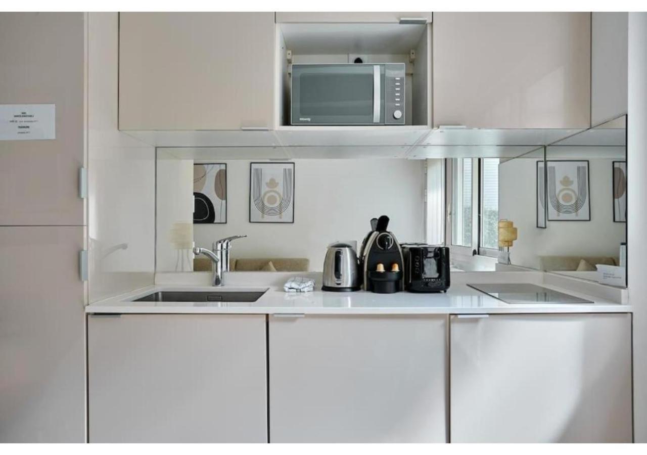 Apartment Le Marais Place Des Vosges By Prestige *