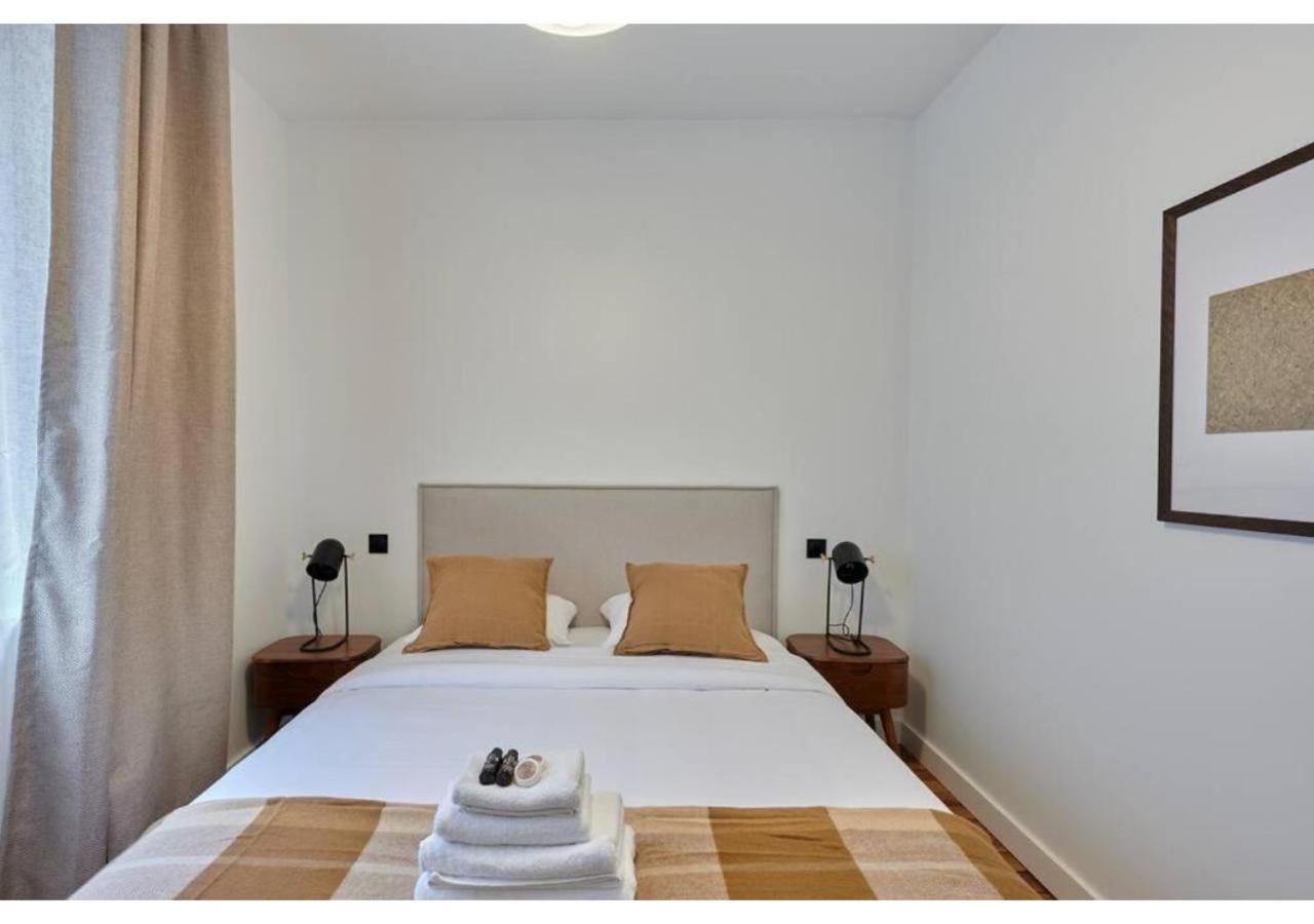In The Center Of By Prestige Apartment Paris