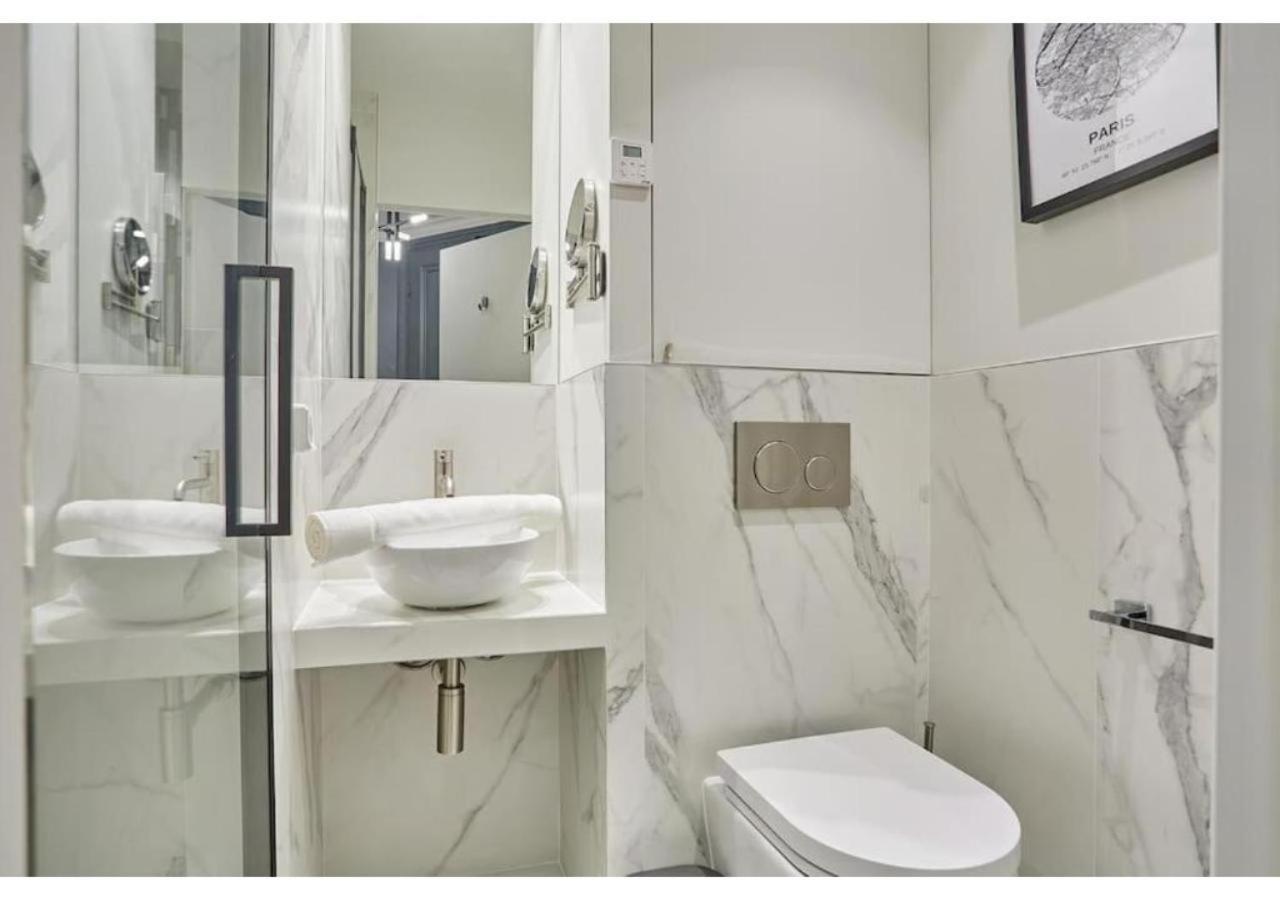 Notre Dame De By Prestige Apartment