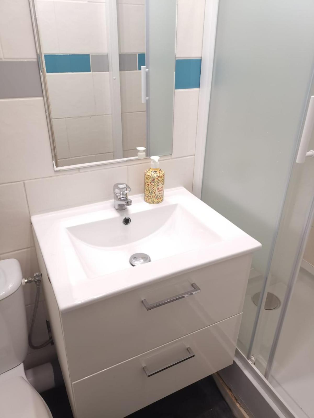 11 Bien Situe Et Fonctionnel Apartment