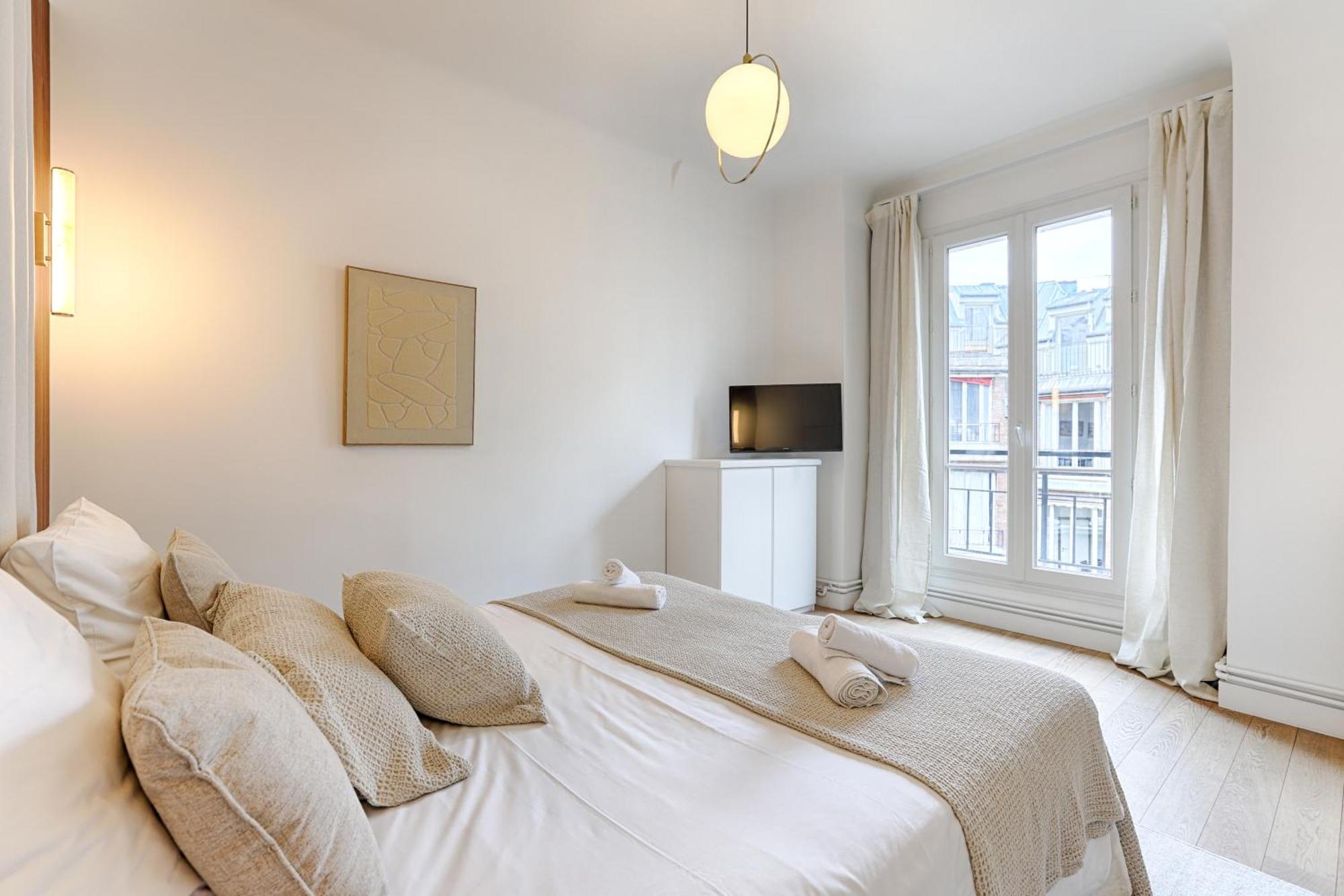Appartement De Luxe Avec Terrasse Sur Les Champs Elysees Apartment Paris
