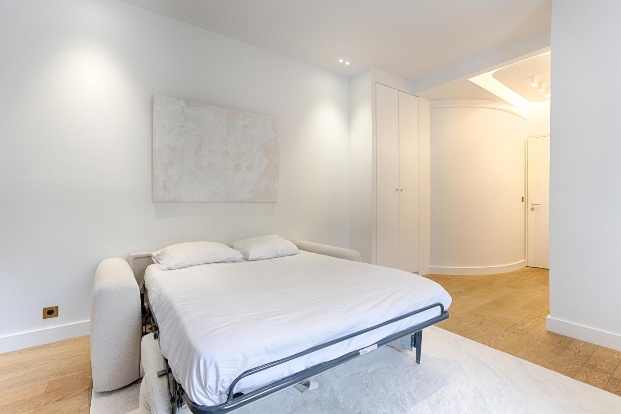 Appartement De Luxe Avec Terrasse Sur Les Champs Elysees *