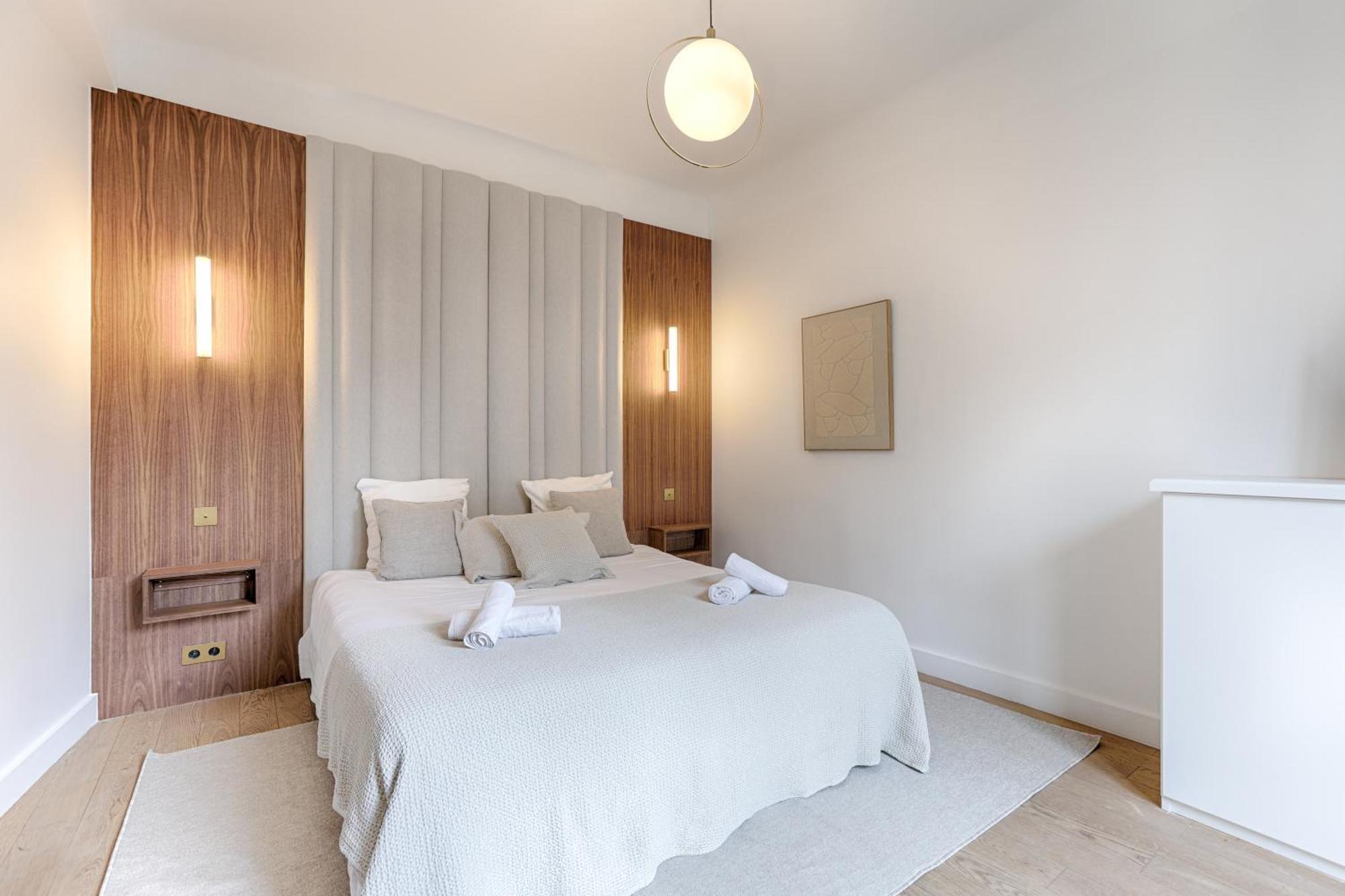 Appartement De Luxe Avec Terrasse Sur Les Champs Elysees * Paris