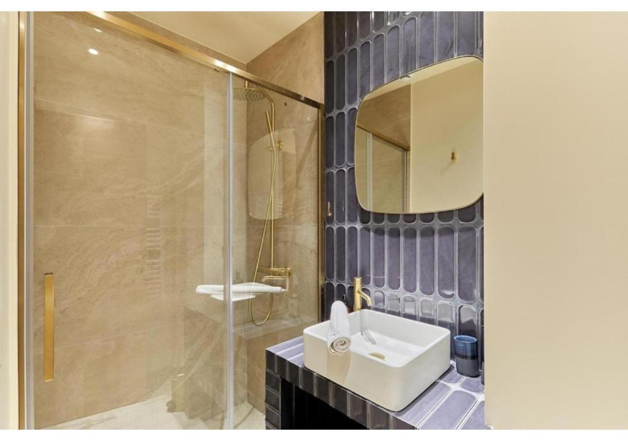 Apartment Incredible Ac 3 Bedrooms Center Of By Prestige *