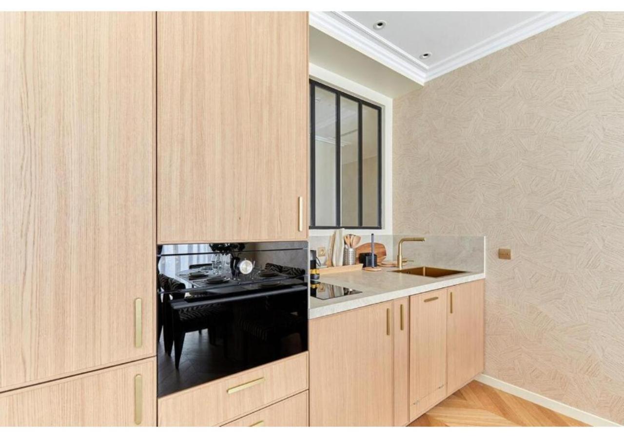 Apartment Incredible Ac 3 Bedrooms Center Of By Prestige Paris