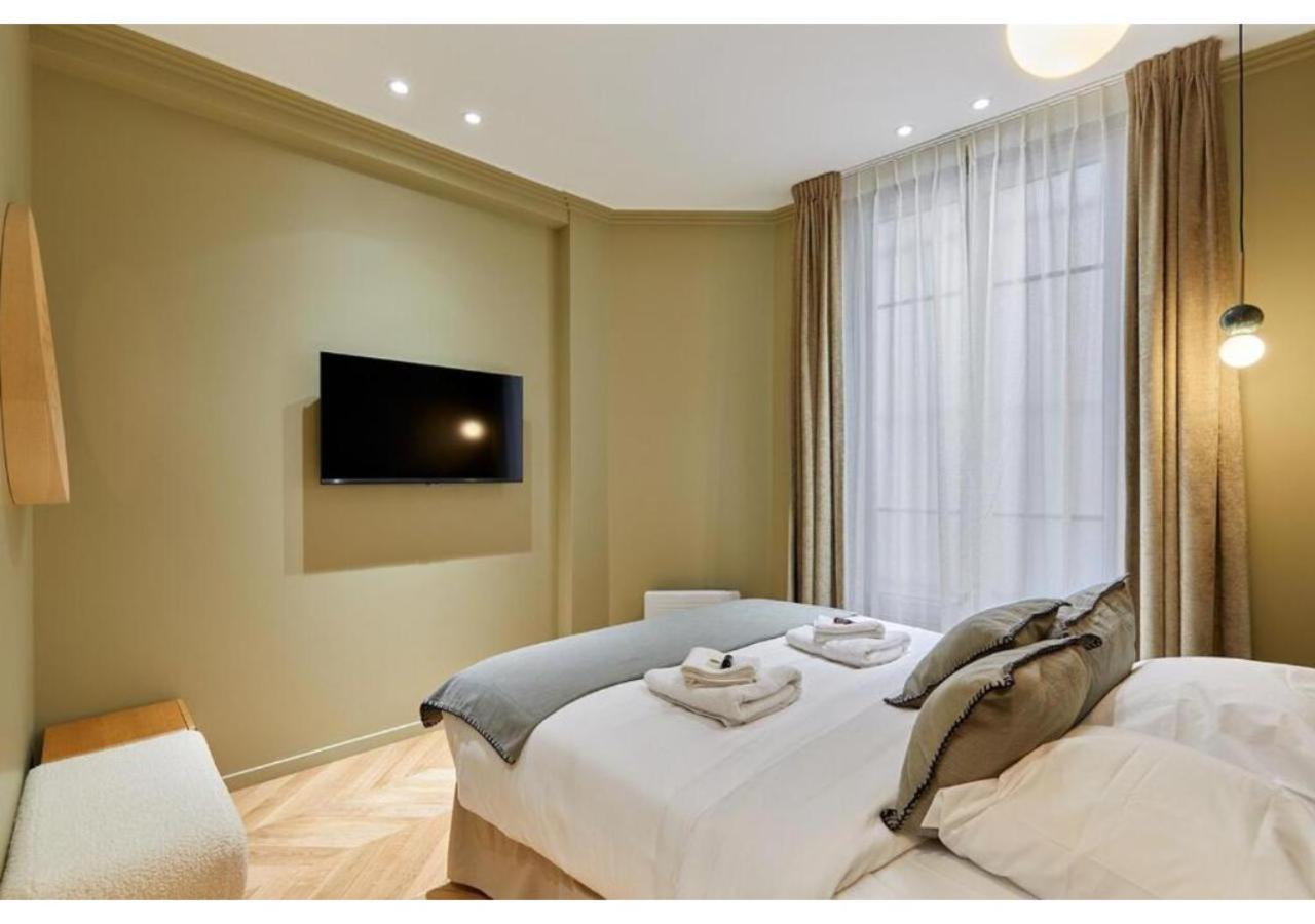 Incredible Ac 3 Bedrooms Center Of By Prestige Apartment *