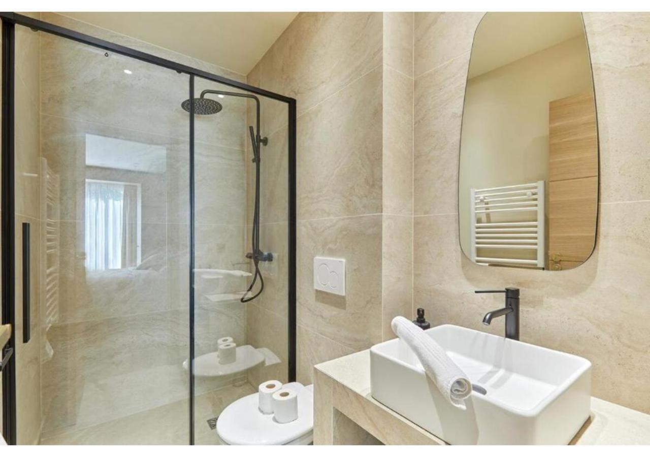 Apartment Incredible Ac 3 Bedrooms Center Of By Prestige Paris