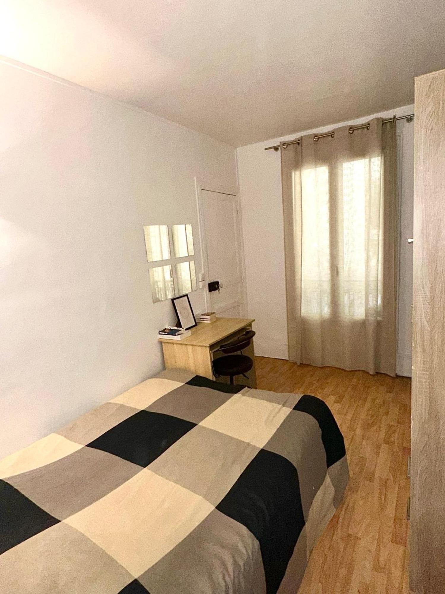 Cosy Dans Partage 2 Pieces Proche Tour Eiffel Cozy Bedroom In A Shared 2-room Near Eiffel Tower Hospedagem domiciliar