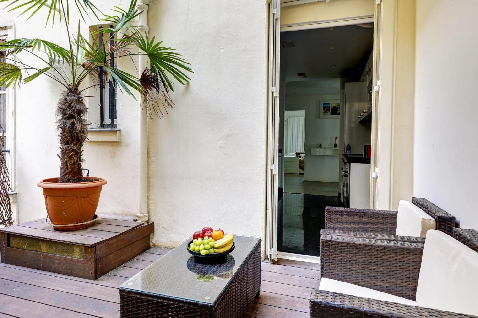 Elegant 3br Champs-elysees & Arc De Triomphe Paris