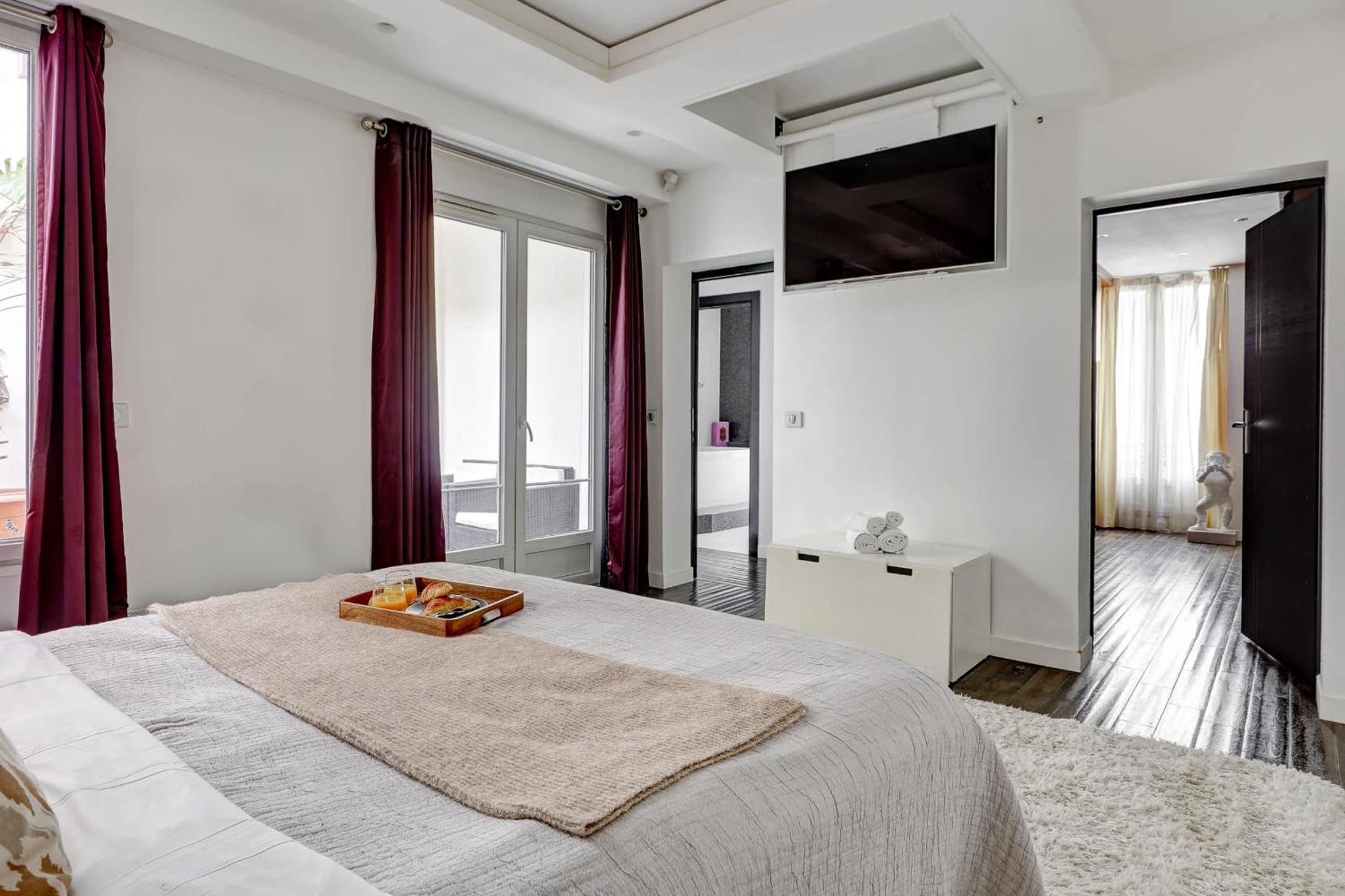 Elegant 3br Champs-elysees & Arc De Triomphe Apartment *