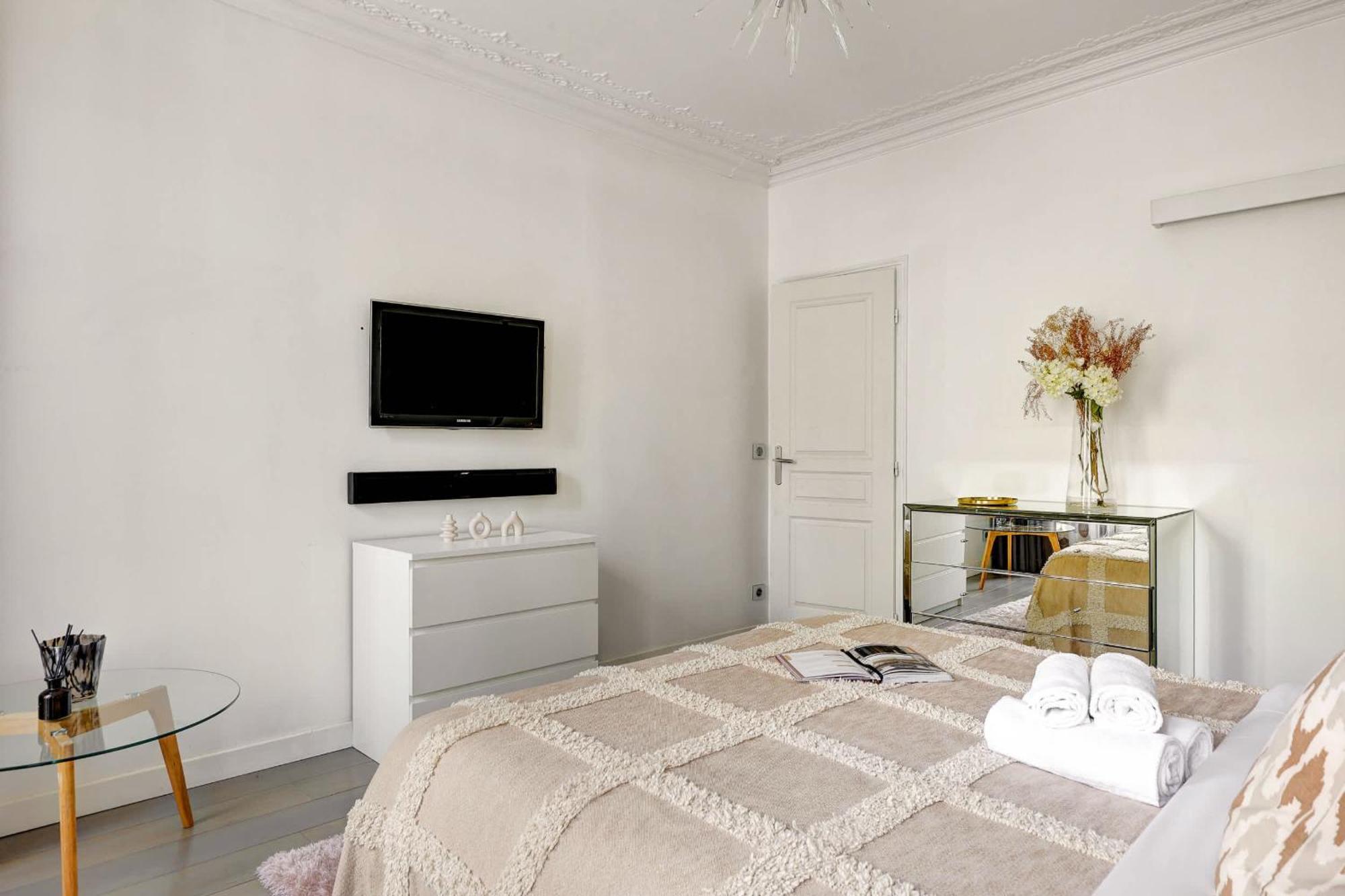 Appartement Elegant 3br Champs-elysees & Arc De Triomphe