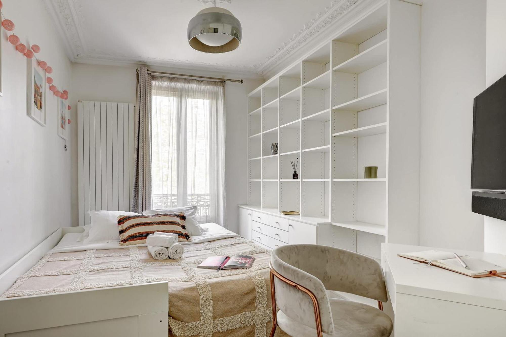 Elegant 3br Champs-elysees & Arc De Triomphe Apartment