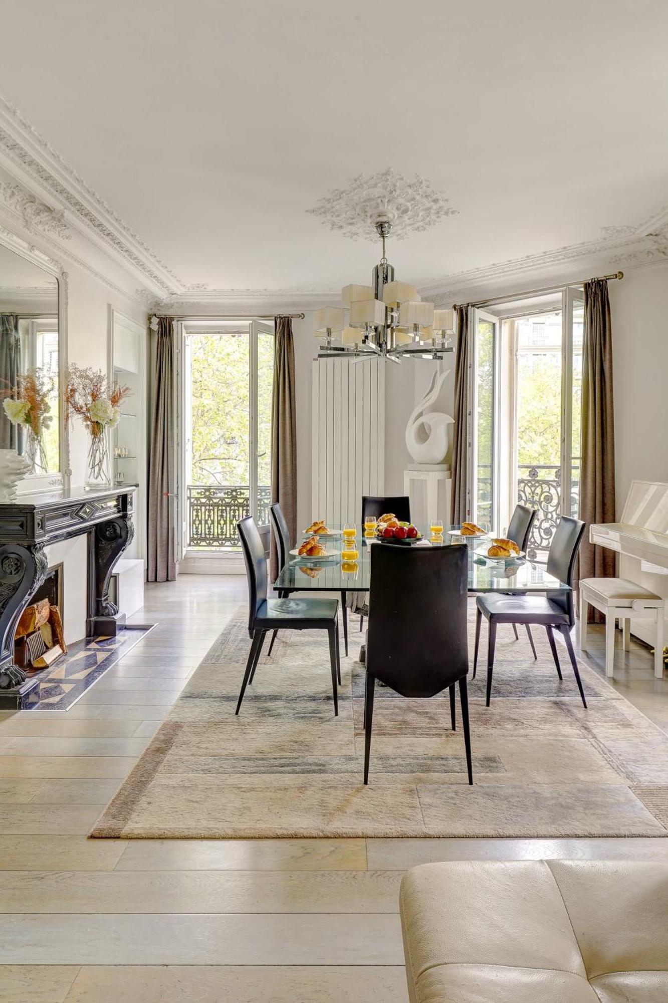 Elegant 3br Champs-elysees & Arc De Triomphe Apartment *