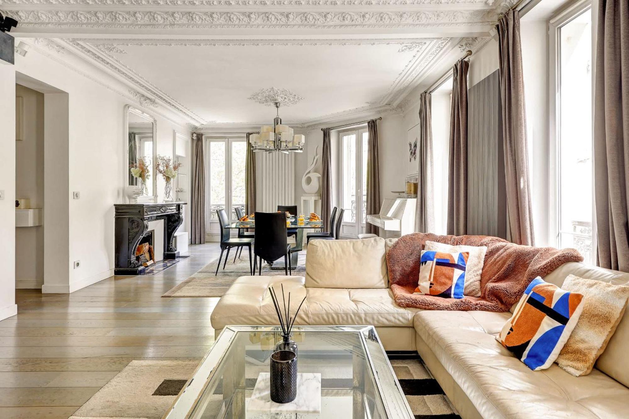 Elegant 3br Champs-elysees & Arc De Triomphe Apartment Paris