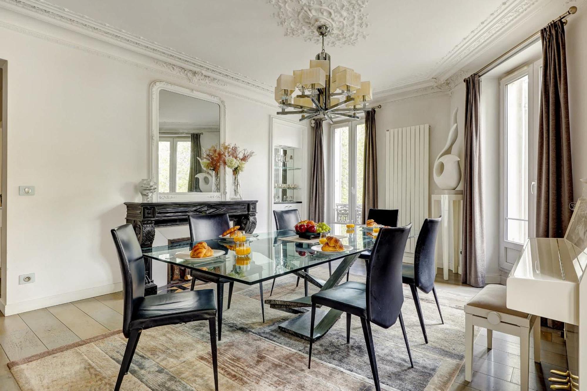 Elegant 3br Champs-elysees & Arc De Triomphe *