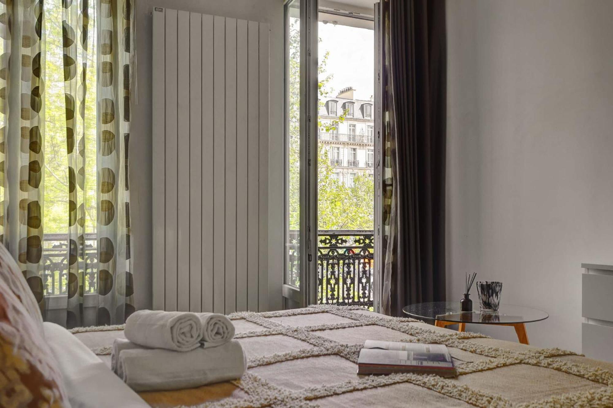 Elegant 3br Champs-elysees & Arc De Triomphe Paris