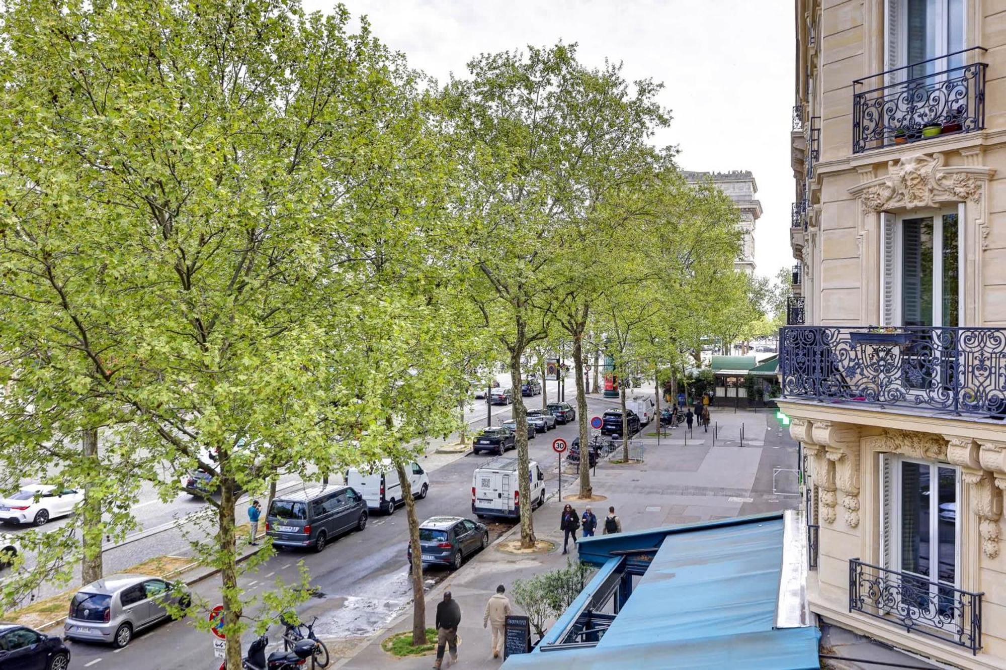Elegant 3br Champs-elysees & Arc De Triomphe Apartment Paris