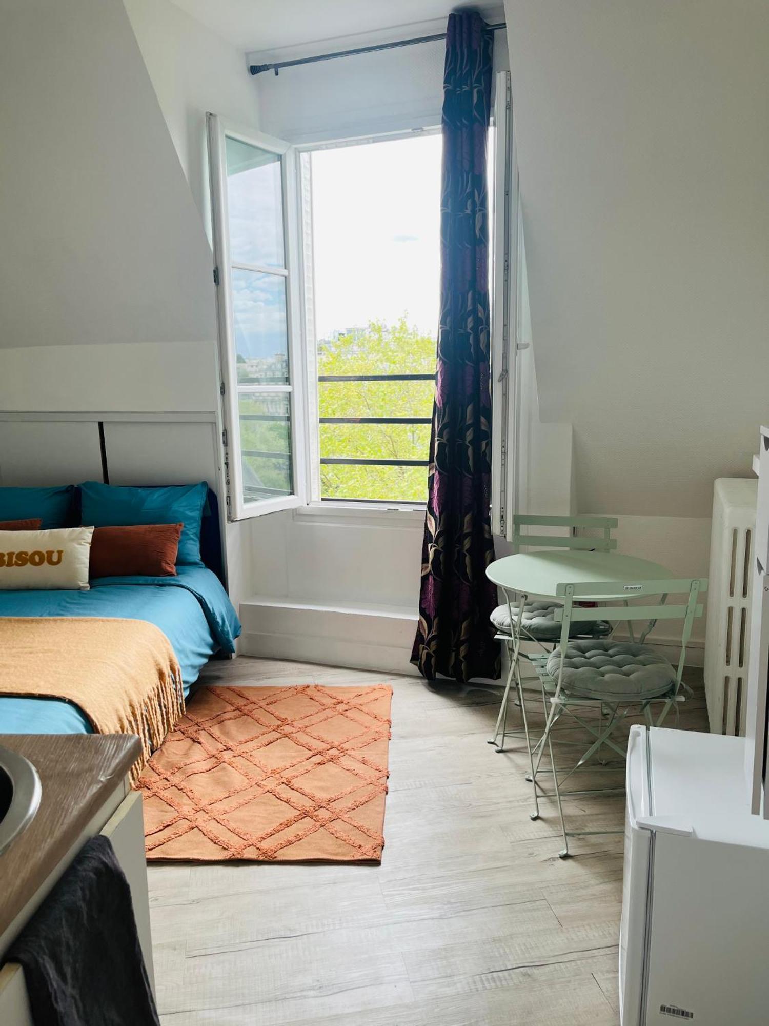 Homestay Place Equipe Au Coeur De Avec Vue Sur L'arc De Triomphe Et La Tour Eiffel *