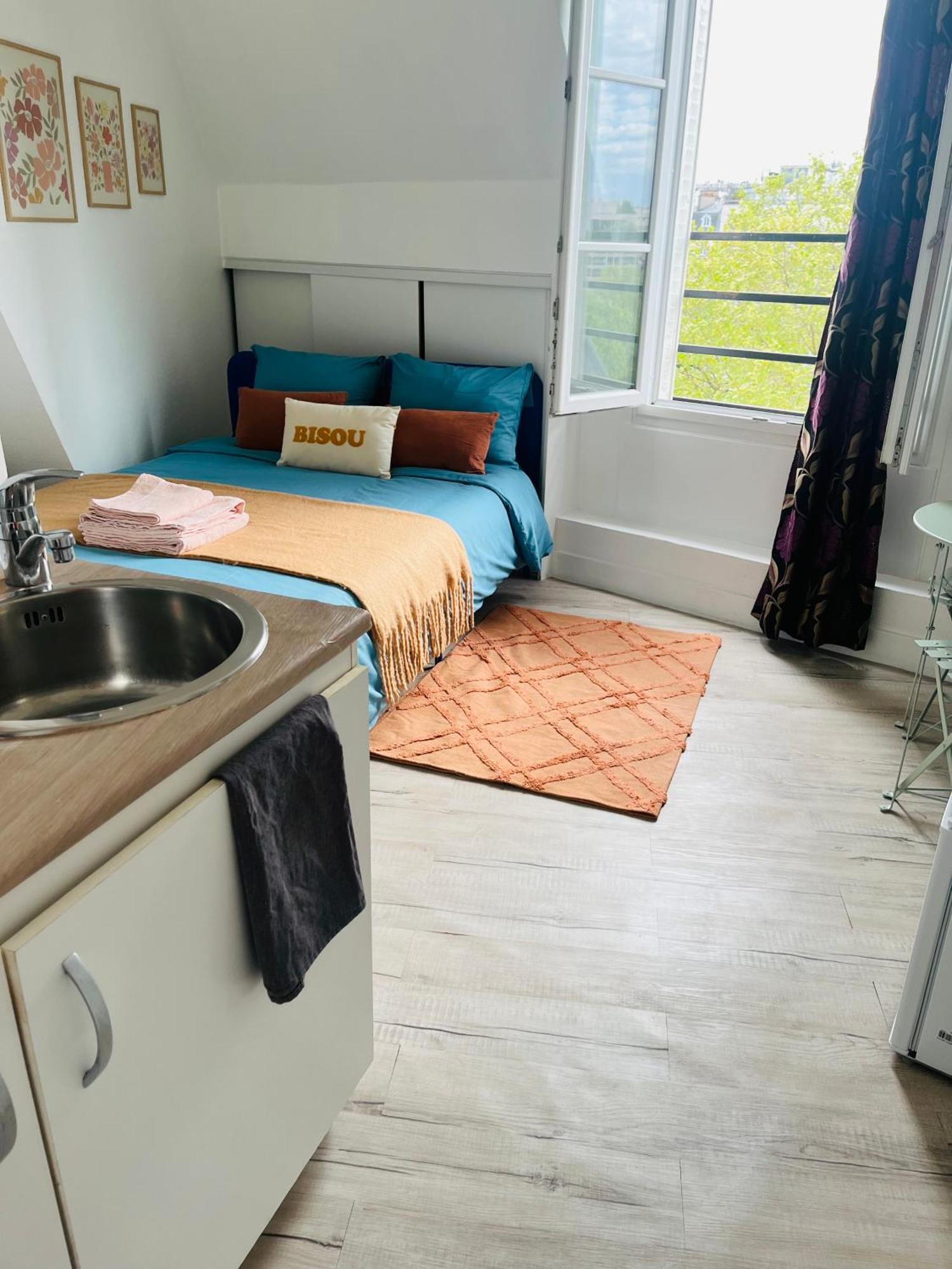 Homestay Place Equipe Au Coeur De Avec Vue Sur L'arc De Triomphe Et La Tour Eiffel Paris