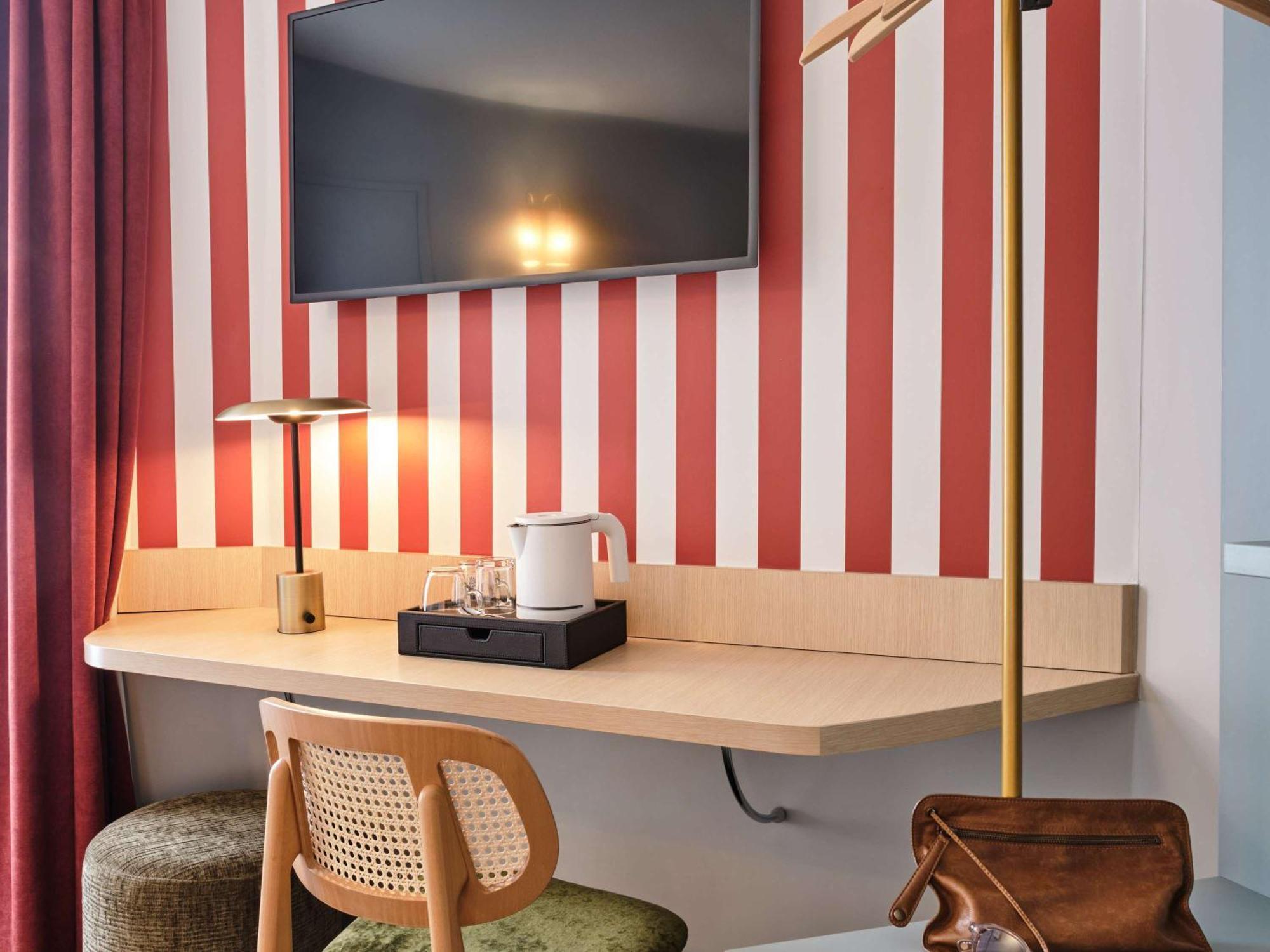 Hotel Mercure Notre Dame Saint Germain Des Pres 4*