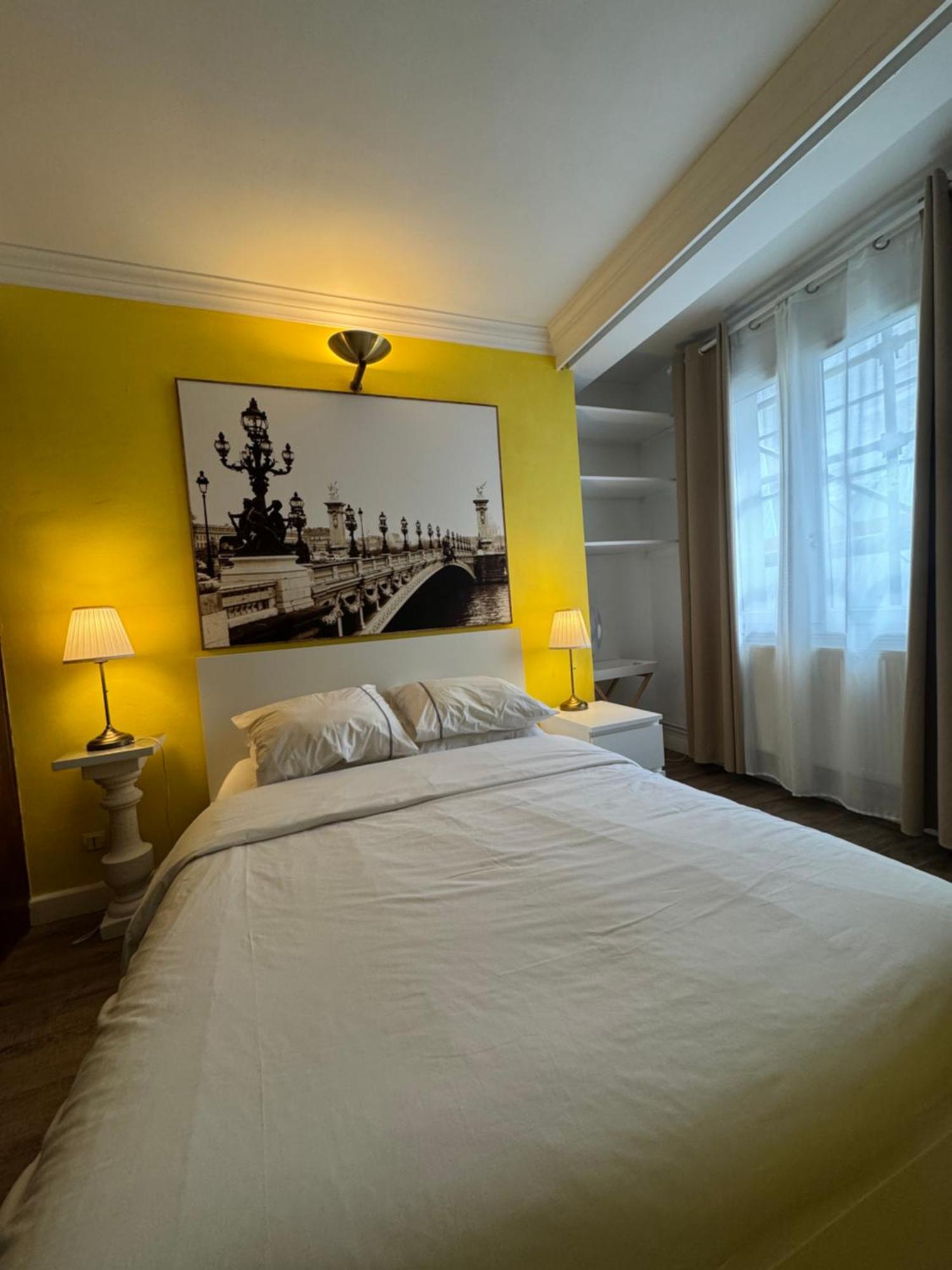 Apartment Red Flat Paris