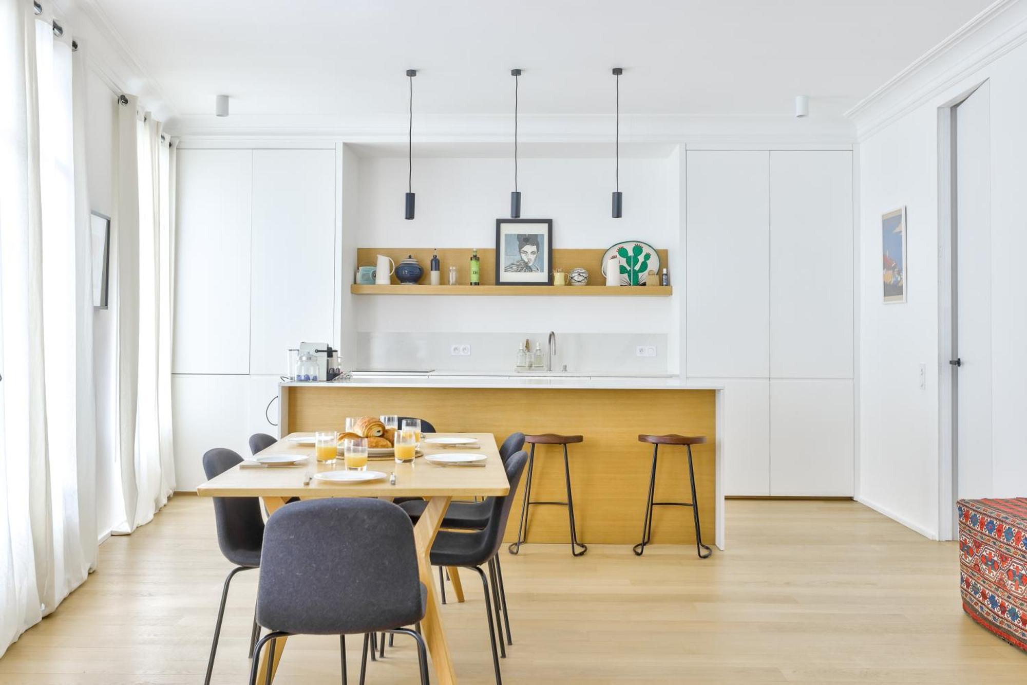 Apartment Stylish 2br In Private Mansion At Rue De Passy Paris