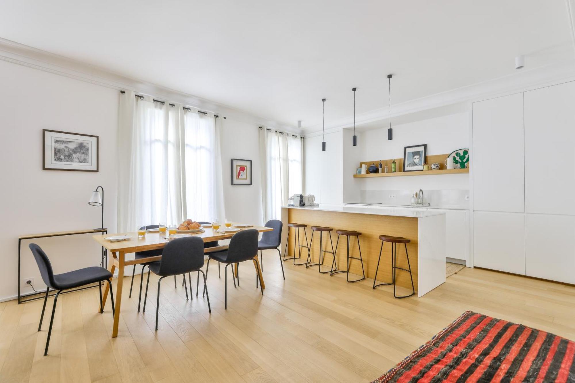 Stylish 2br In Private Mansion At Rue De Passy Paris