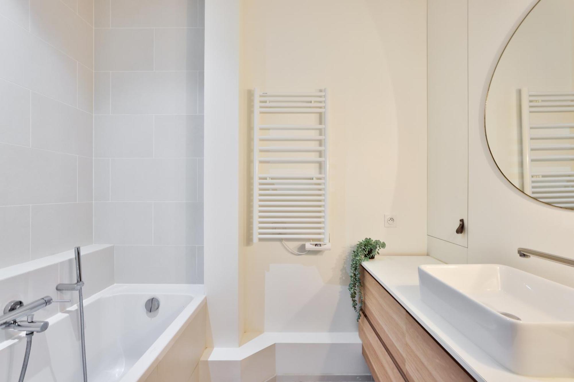 Stylish 2br In Private Mansion At Rue De Passy Apartment