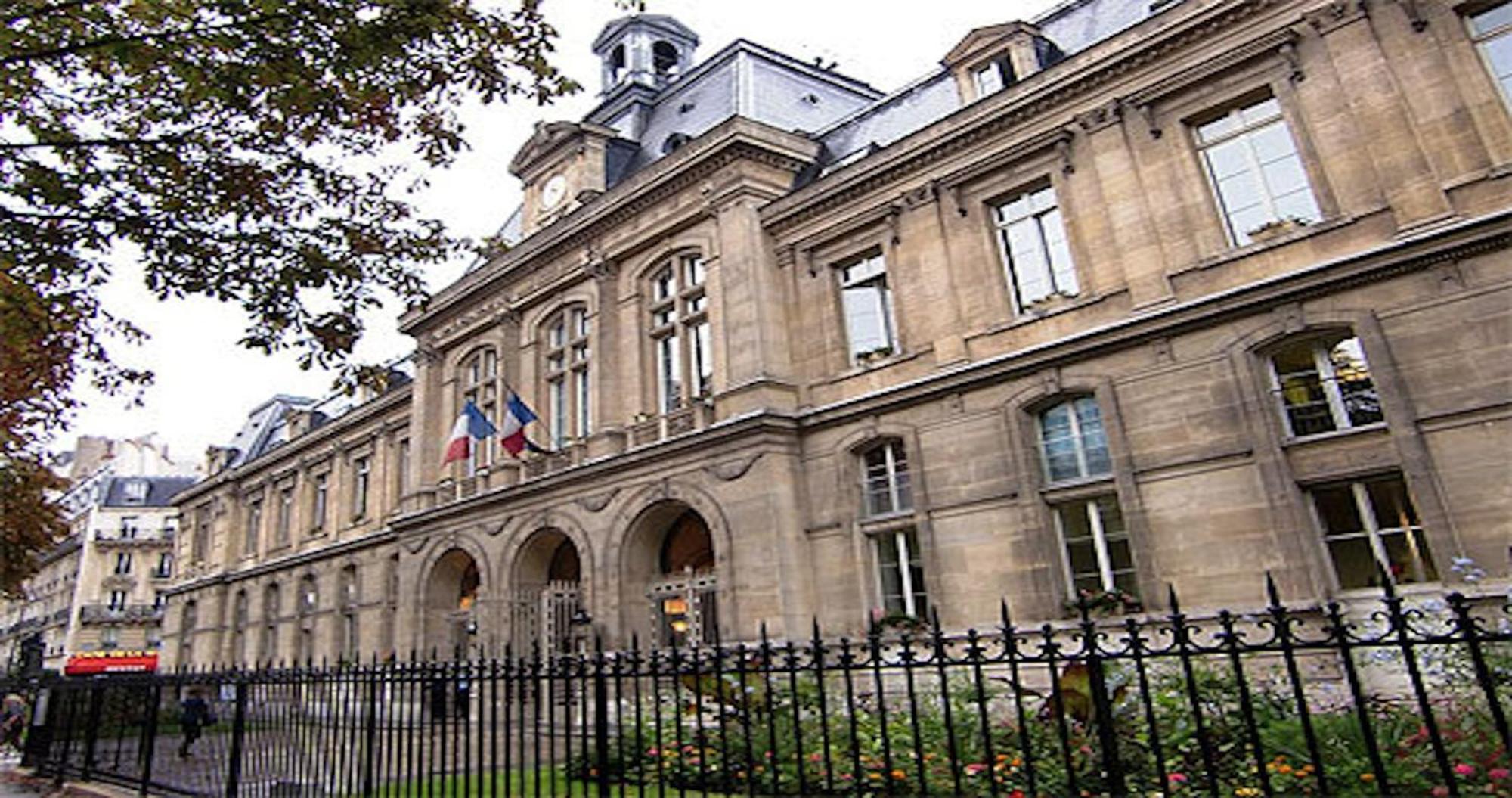 Stylish 2br In Private Mansion At Rue De Passy Apartment *