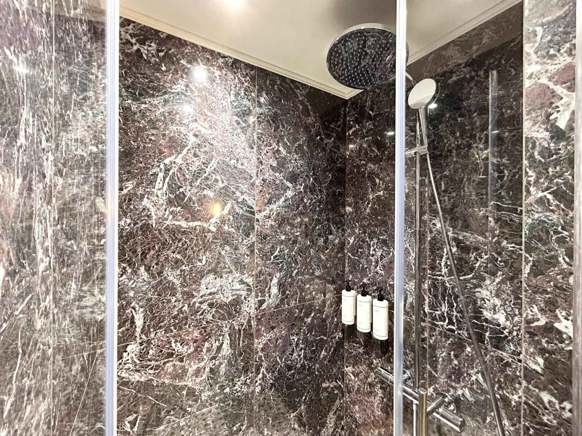 Merveil - Signature - Tour Eiffel - Bourgogne Apartment