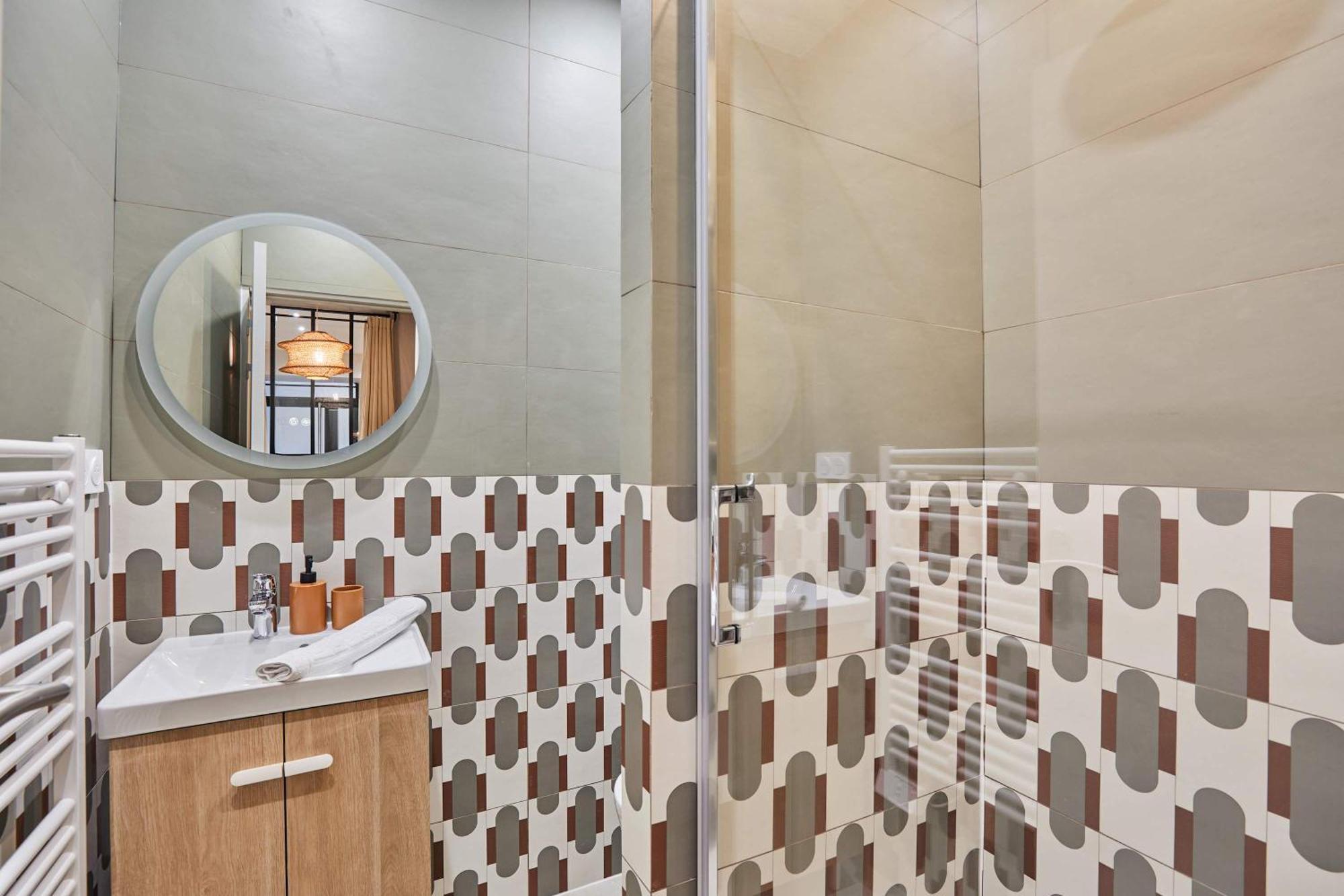 Superb 1 Bedroom Center Of By Prestige Paris