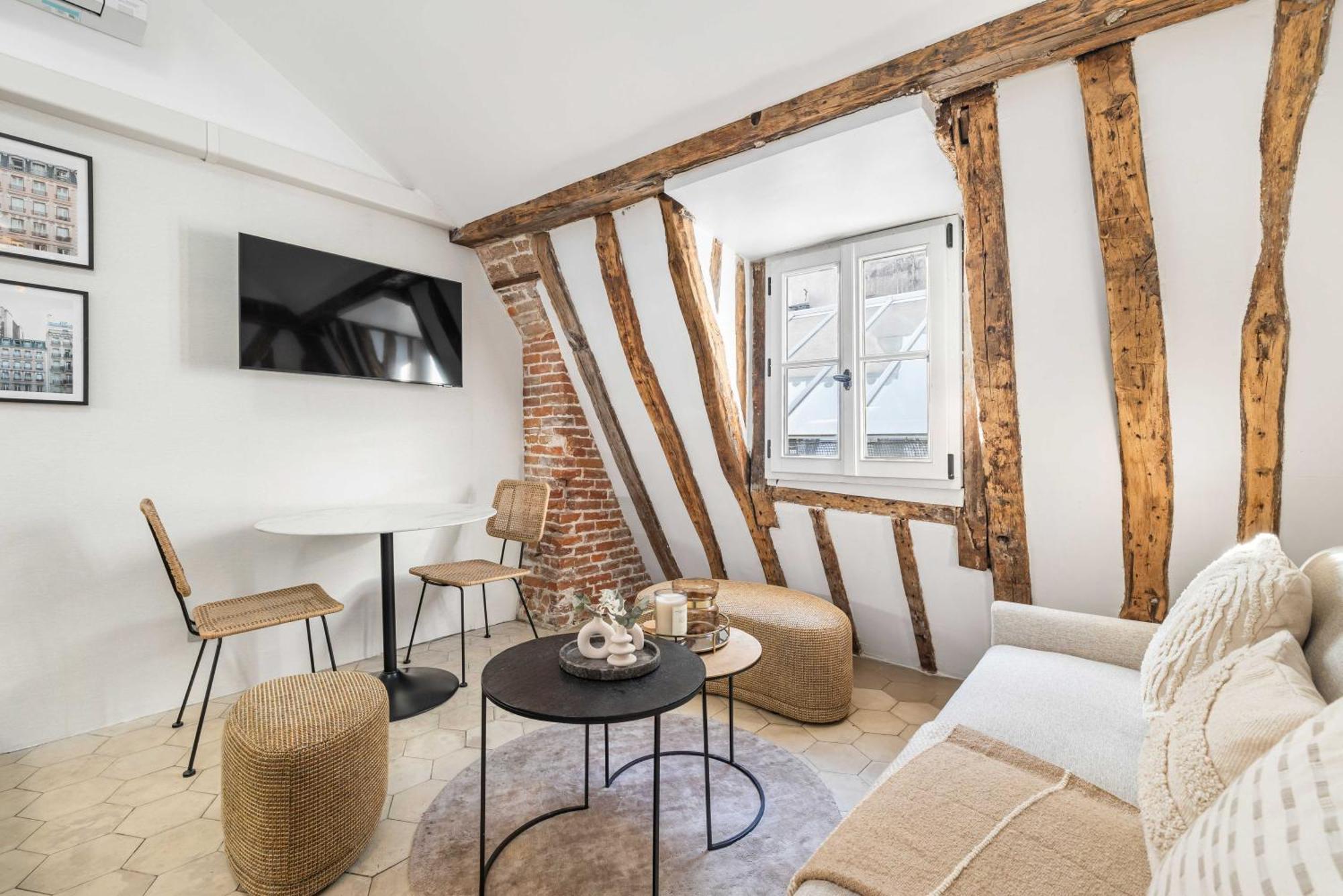 Apartment Ultra Historical Parisian Flat - Louvre Paris