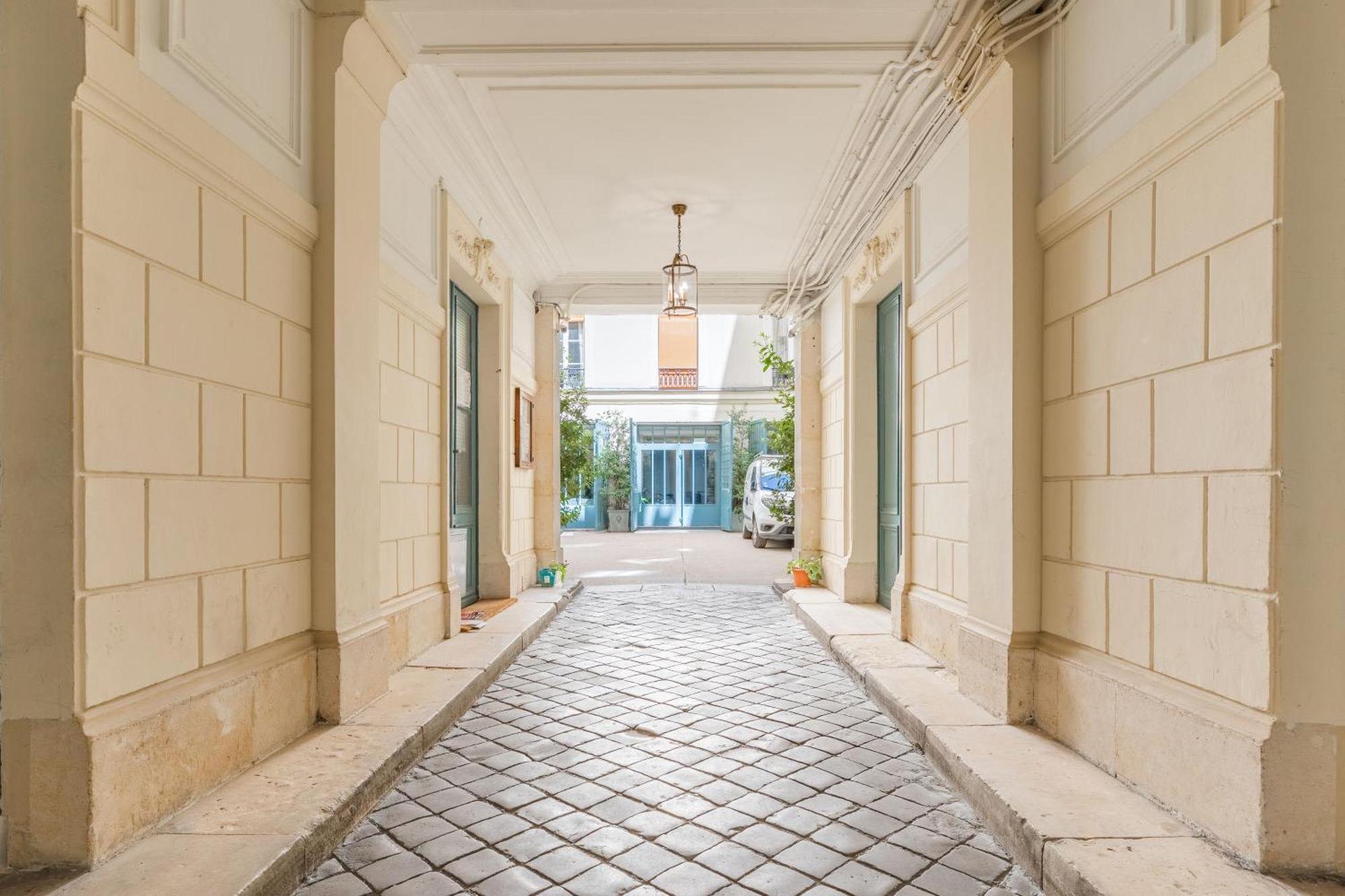 Magnificent - 3br - 6p - Le Marais Apartment *