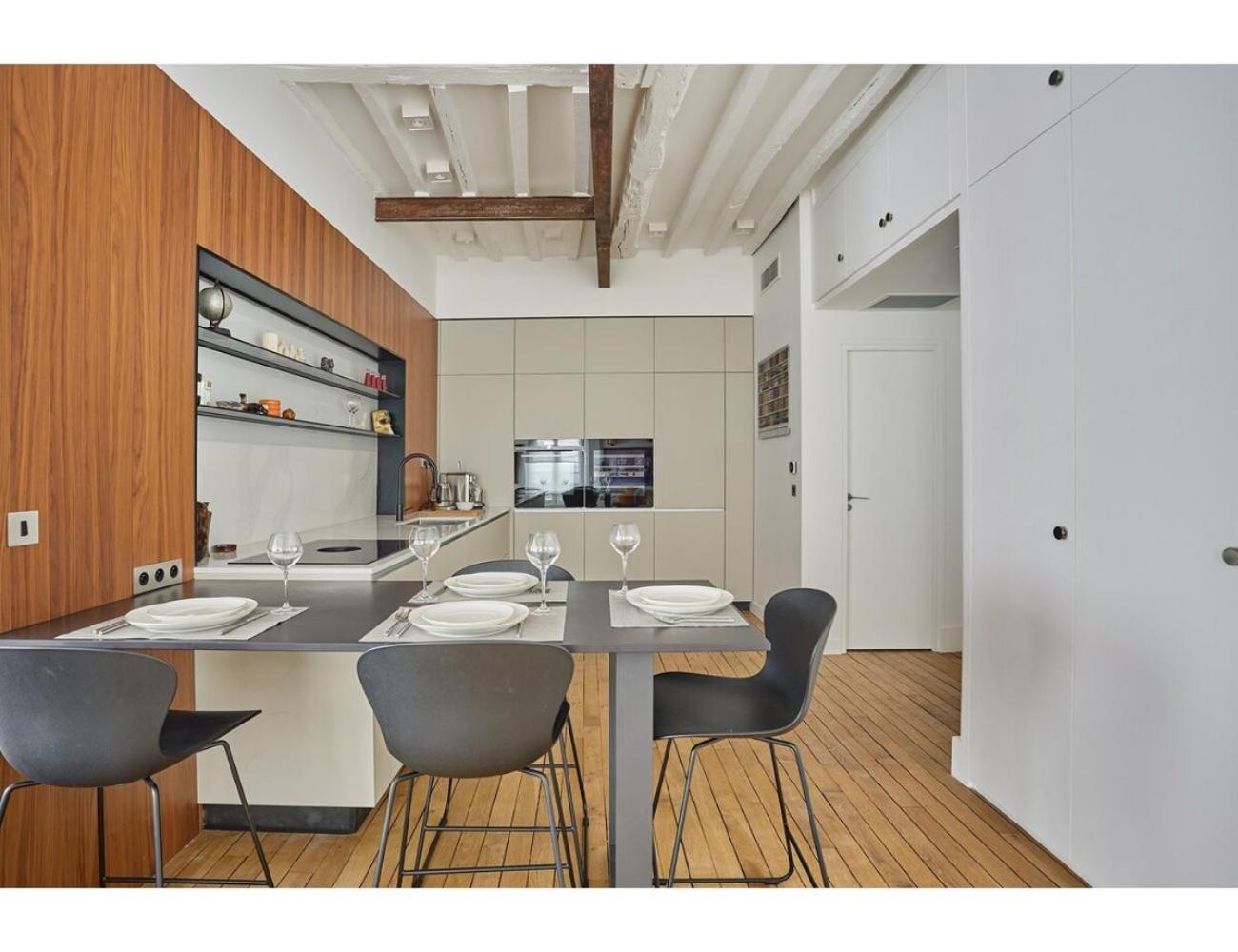 Apartment Amazing 2 Bedrooms Center By Prestige Paris